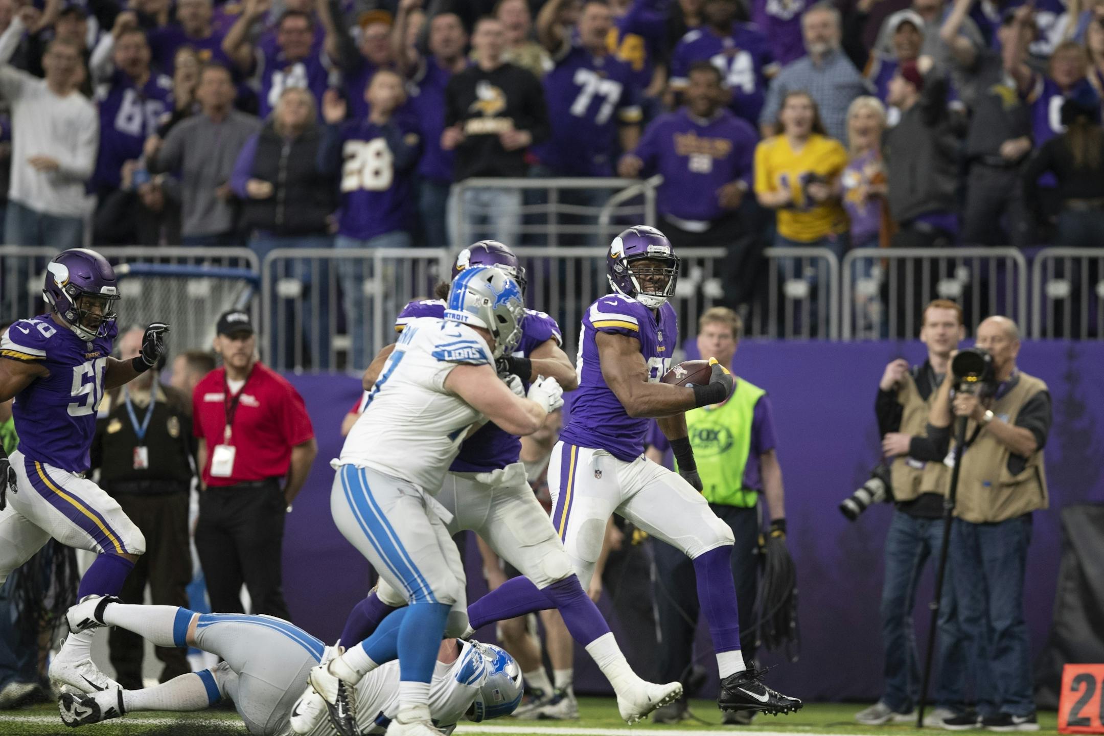 Vikings defensive end Danielle Hunter scored on a 32 yard run after recovering a fumble in the froth quarter at U.S.Bank Stadium Sunday 4, 2018 in Minneapolis, MN.