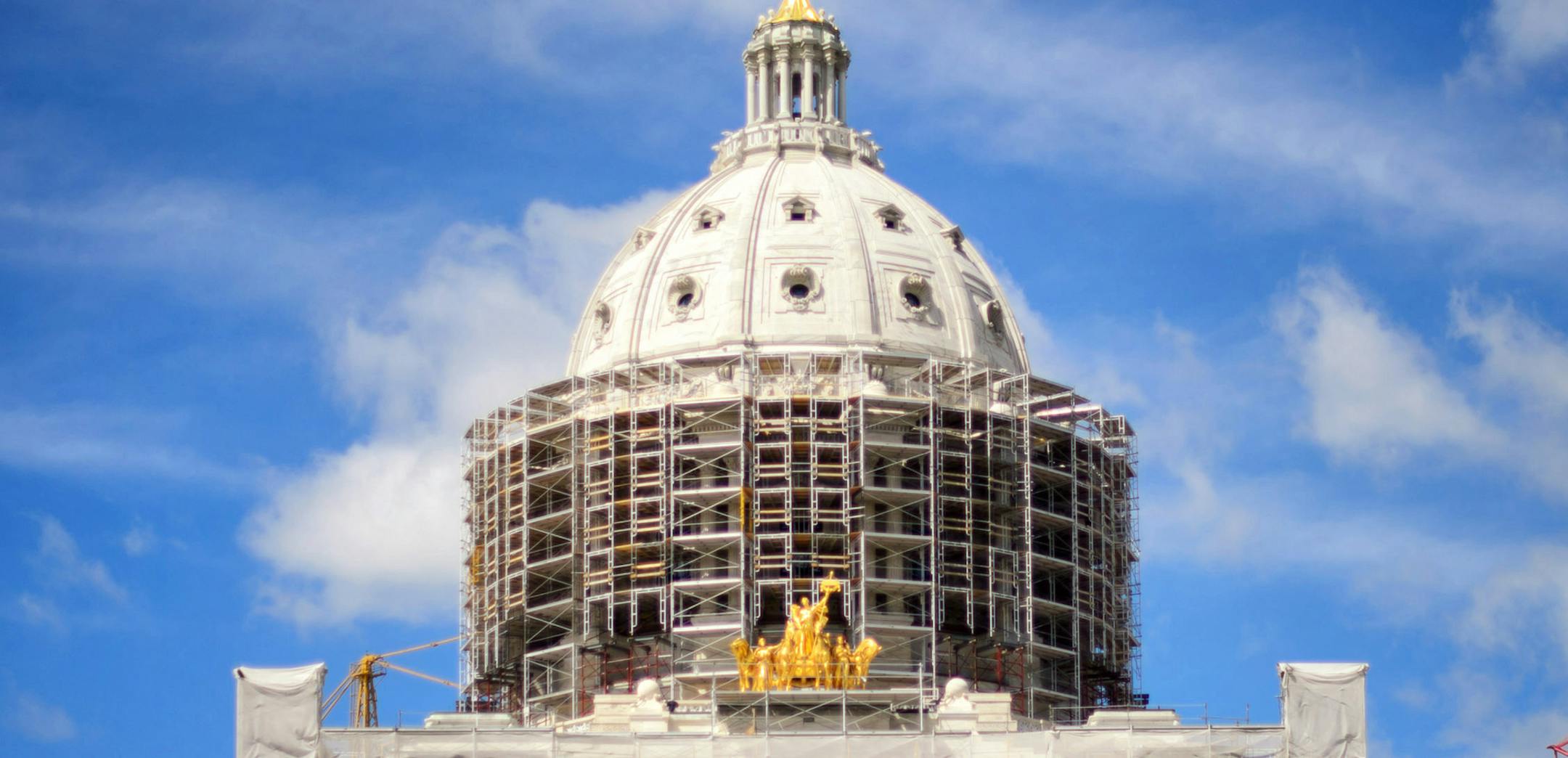 Scaffolding around the Capitol dome. ] GLEN STUBBE * gstubbe@startribune.com , Tuesday, May 19, 2015 Crews wasted no time clearing out furniture and artwork from the Minnesota State Capitol just hours after it was vacated by lawmakers who ended their session at midnight Monday. ] GLEN STUBBE * gstubbe@startribune.com , Tuesday, May 19, 2015 ORG XMIT: MIN1505191553290793