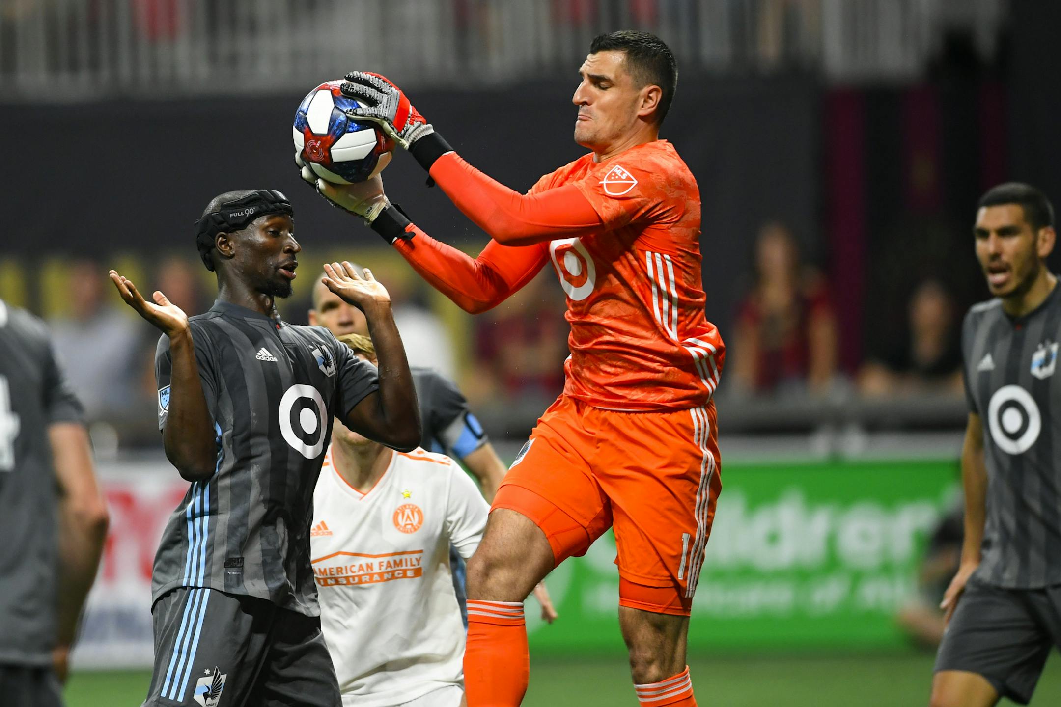 Goalkeeper Vito Mannone