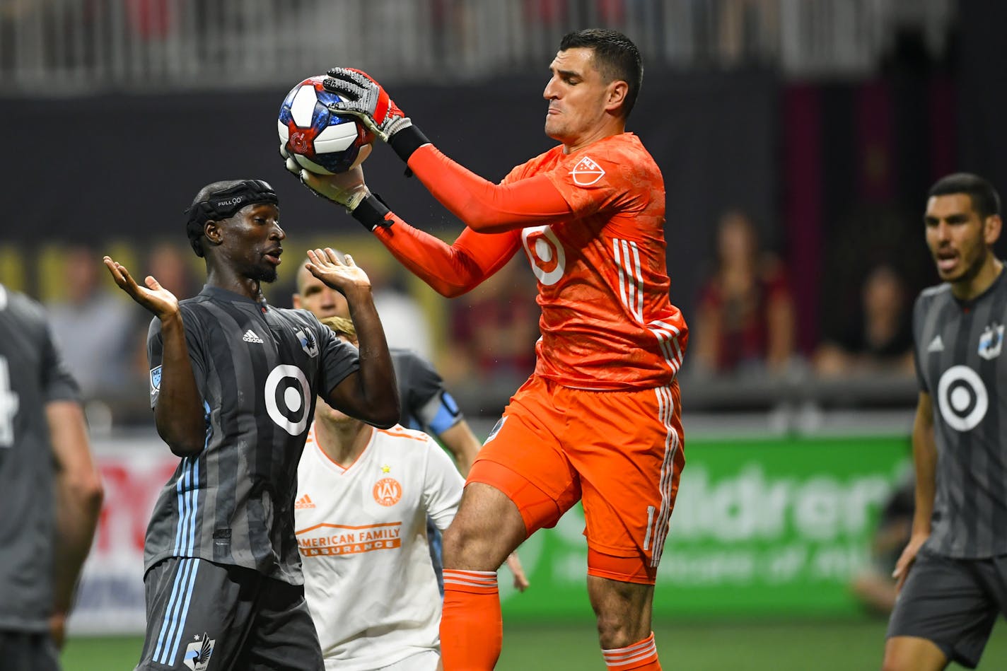 Goalkeeper Vito Mannone