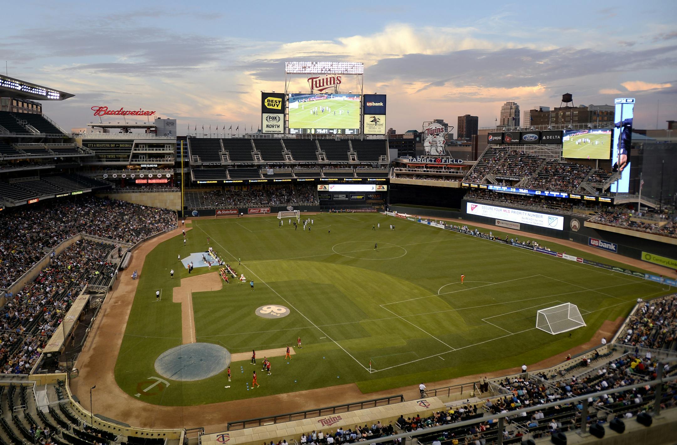 The view of Saturday night's game from the upper concourse Saturday night. ] (AARON LAVINSKY/STAR TRIBUNE) aaron.lavinsky@startribune.com Minnesota United played the León Fútbol Club on Saturday, June 25, 2016 at Target Field in Minneapolis, Minn.