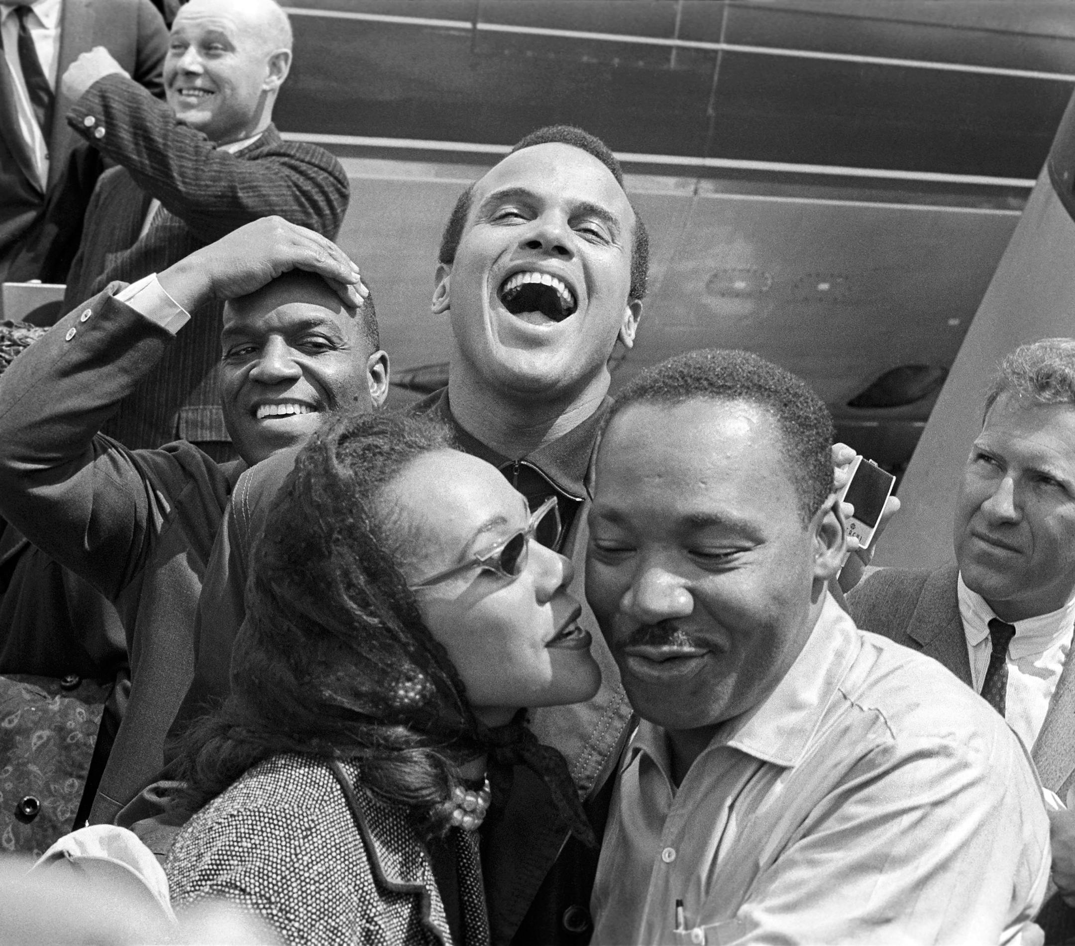 Martin Luther King with wife Coretta, Nipsey Russell and Harry Belafonte at an Alabama airport in 1963.