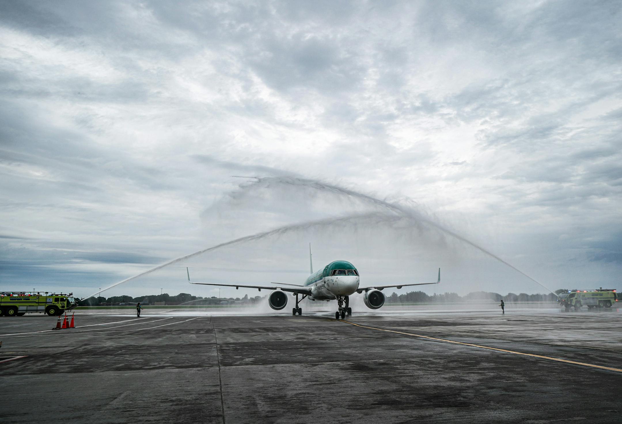 The first direct Aer Lingus flight from Dublin landed at Minneapolis St. Paul International Airport. It received a water canon welcome from the Airport fire Department and the Mall of America brought SpongeBob SquarePants and handed out gift bags. Sweet Retreat Cupcake Boutique provided specially designed cupcakes and a special cake with landmarks from Minneapolis and Dublin. ] GLEN STUBBE &#x2022; glen.stubbe@startribune.com Monday, July 1, 2019 The inaugural nonstop flight between Dublin and M