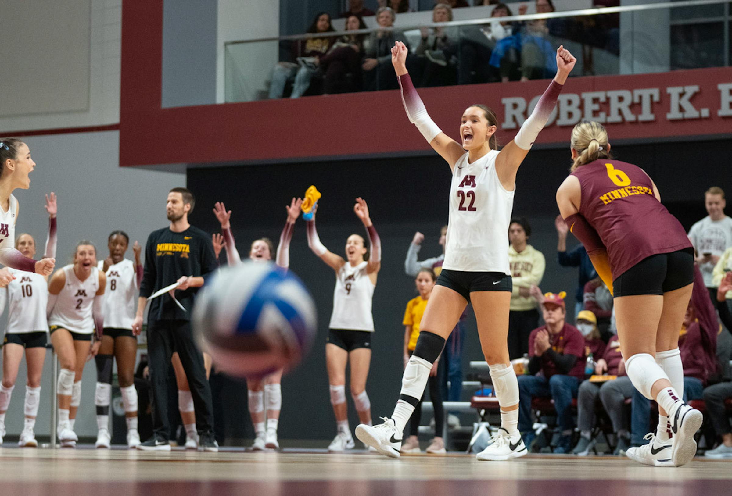 Minnesota Scene: Julia Hanson leads No. 15 Gophers volleyball past Northwestern