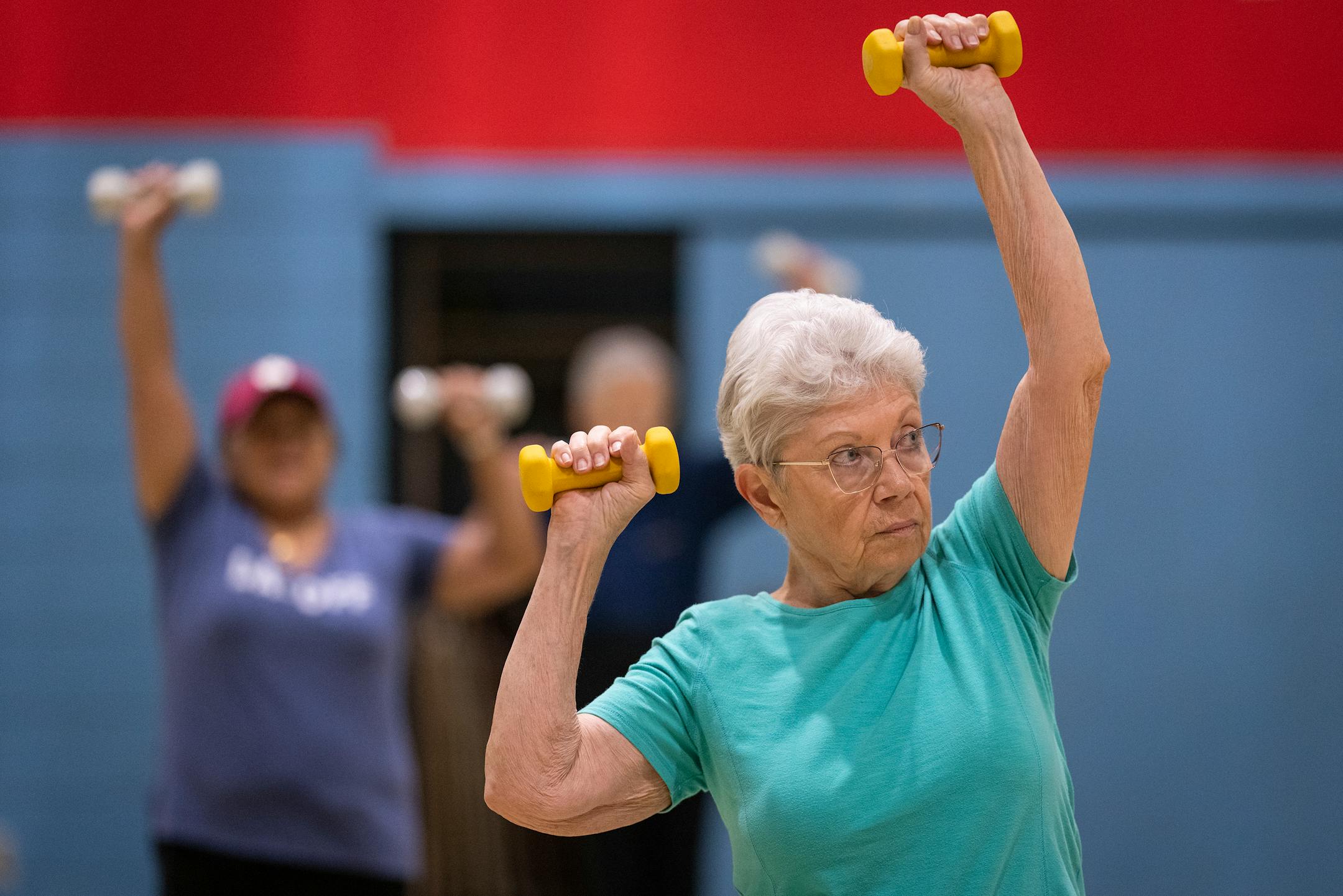 Sue Nightingale works out during the Fit &amp; Fabulous exercise class held by Keystone Community Services at the West 7th Community Center in St. Paul, Minn. on Monday, Sept. 18, 2023. ] LEILA NAVIDI • leila.navidi@startribune.com