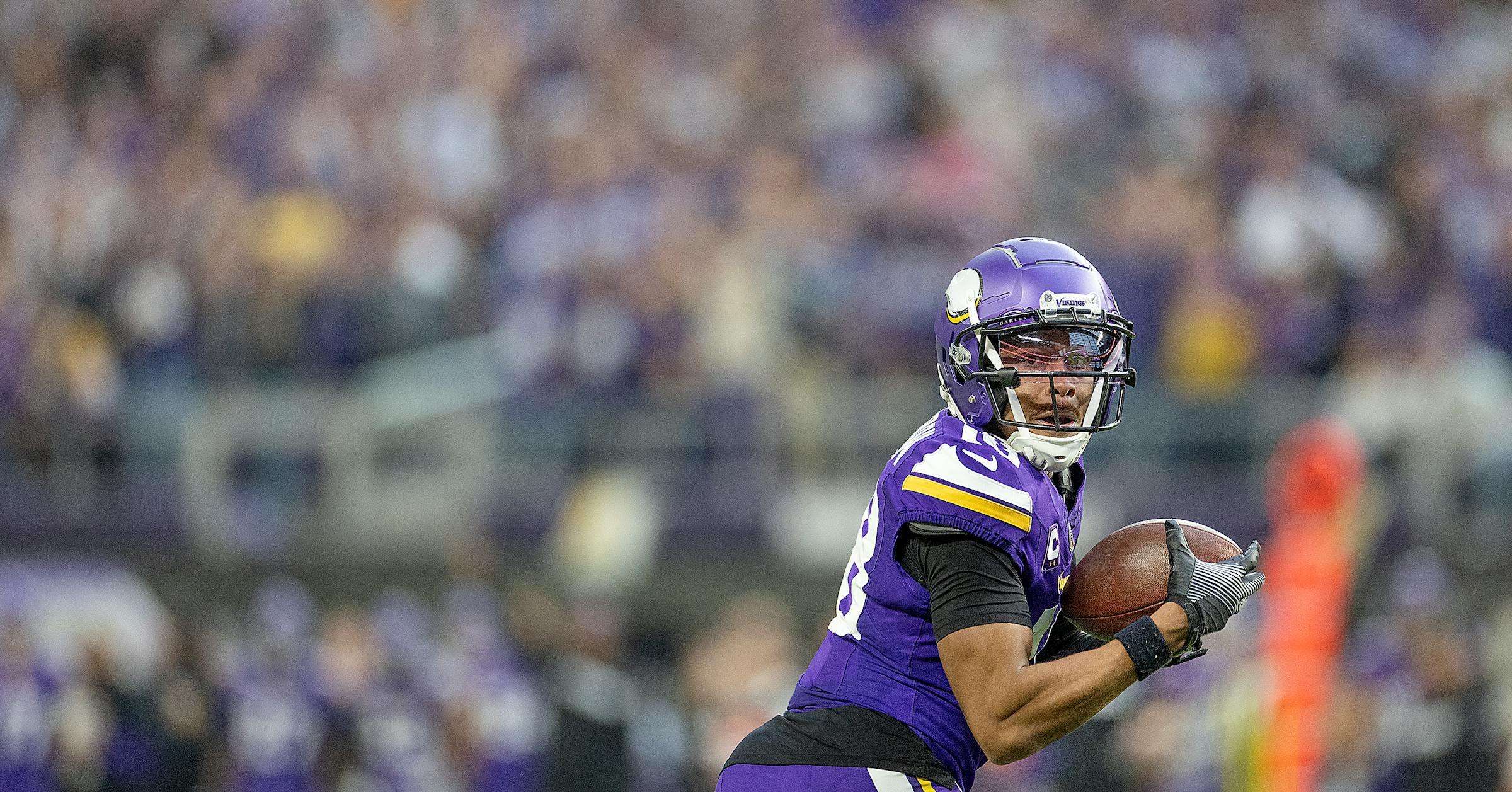 Vikings' Justin Jefferson chasing Ja'Marr Chase for NFL receiving lead