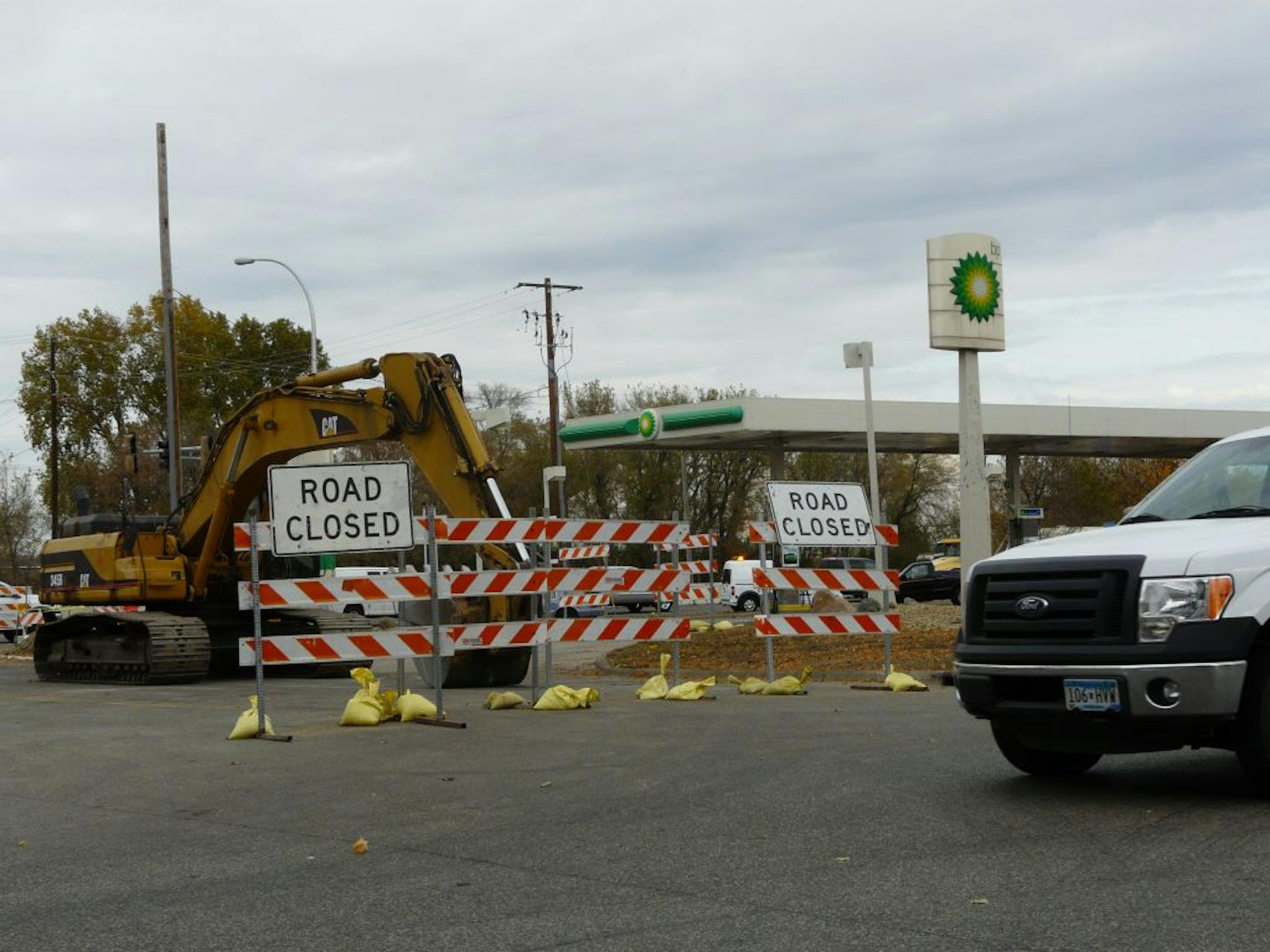 Photo by Dave Peterson � Star Tribune. Rebuilding Hwy. 13 in Savage has cut off access to businesses.