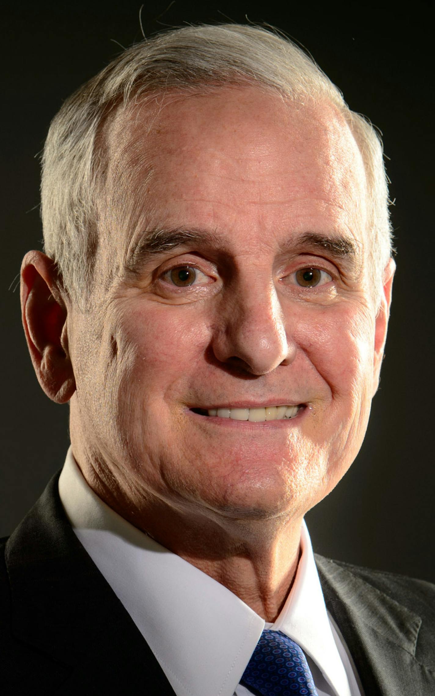 Governor Mark Dayton ] GLEN STUBBE * gstubbe@startribune.com Tuesday, October 7, 2014 In the Star Tribune photo studio.