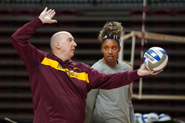 McCutcheon stuns volleyball world by saying he'll leave U at end of season