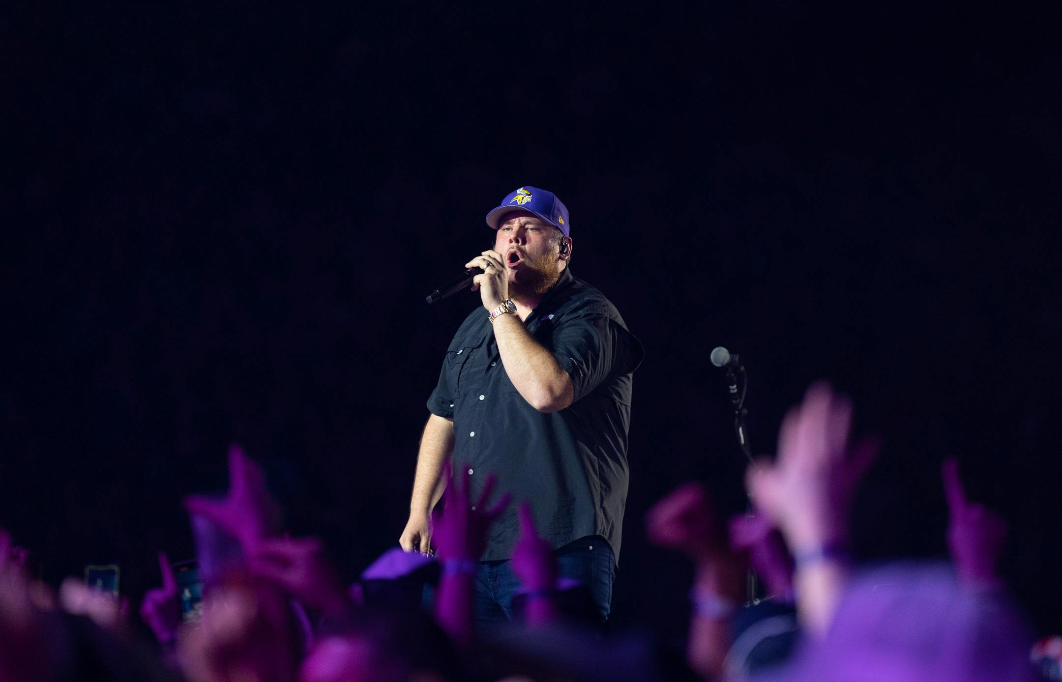 Luke Combs performs at U.S. Bank Stadium.