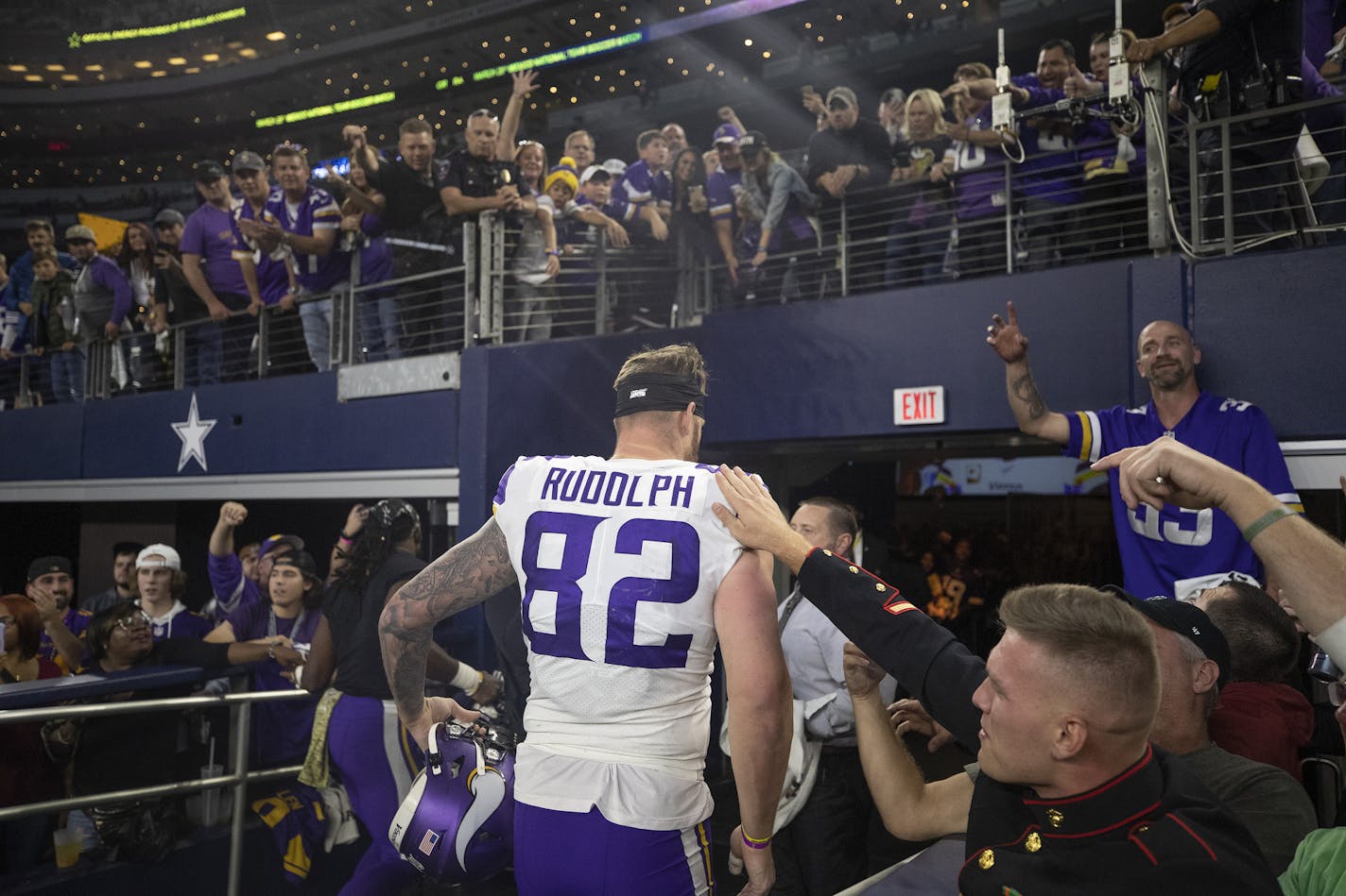 Vikings fans cheered as Minnesota Vikings tight end Kyle Rudolph (82) walked off at the end of the game at AT&T Stadium.] Jerry Holt &#x2022; Jerry.holt@startribune.com The Minnesota Vikings defeated the Dallas Cowboys 28-24 in an NFL football game Sunday night, November 10, 2019 at AT&T Stadium in Arlington, TX. Jerry Holt