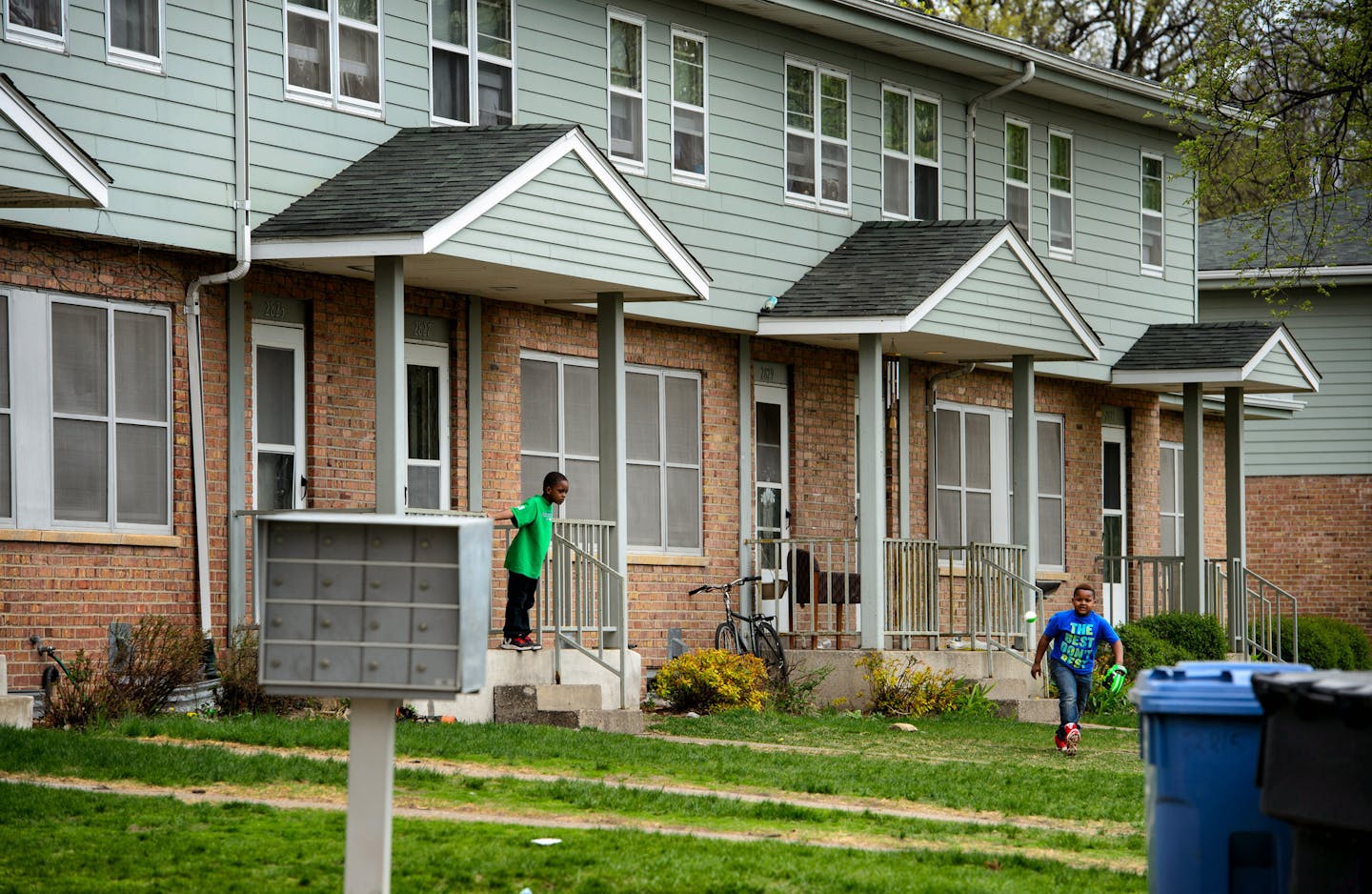 Glendale Townhomes housing project is slated to be knocked down and replaced with higher density housing. ] GLEN STUBBE * gstubbe@startribune.com Friday, May 1, 2015