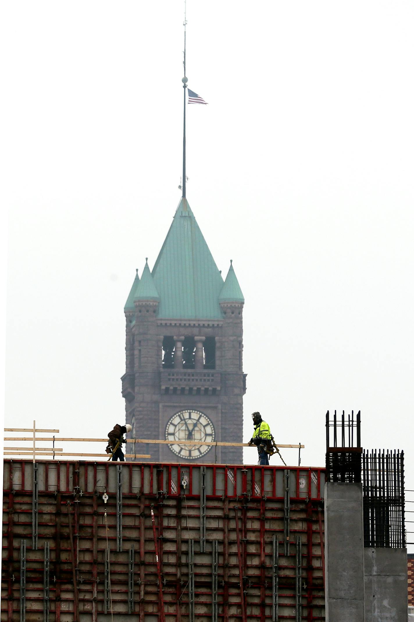 Construction continues at Vikings stadium on Friday, December 12, 2014. ] LEILA NAVIDI leila.navidi@startribune.com /