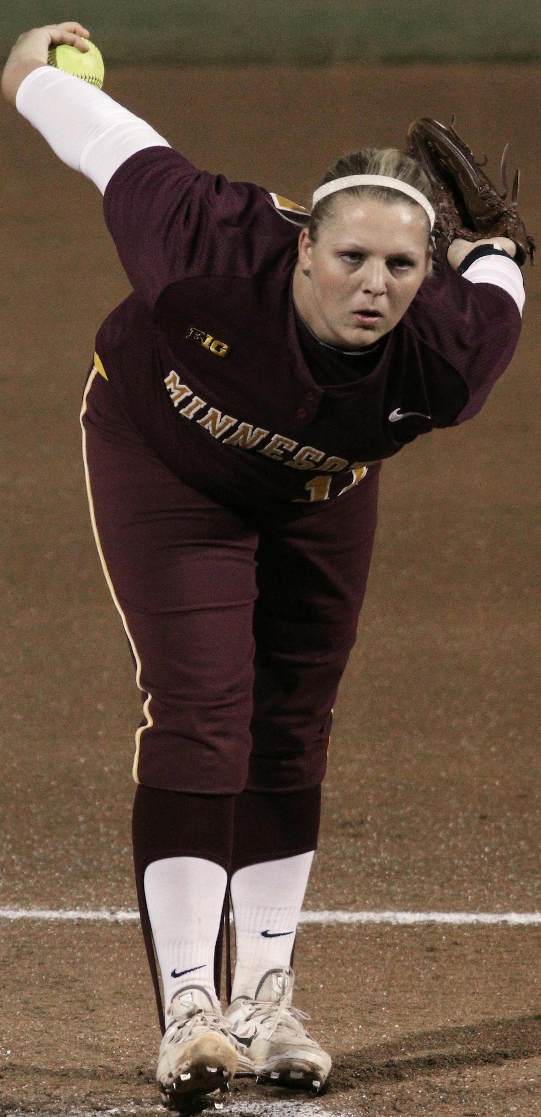 Minnesota starting pitcher Sara Groenewegen (17) against Michigan in the 2016 Big Ten Softball Tournament Championship Final on May 15, 2016. Minnesota won 4-3. 1Photo/Craig Houtz