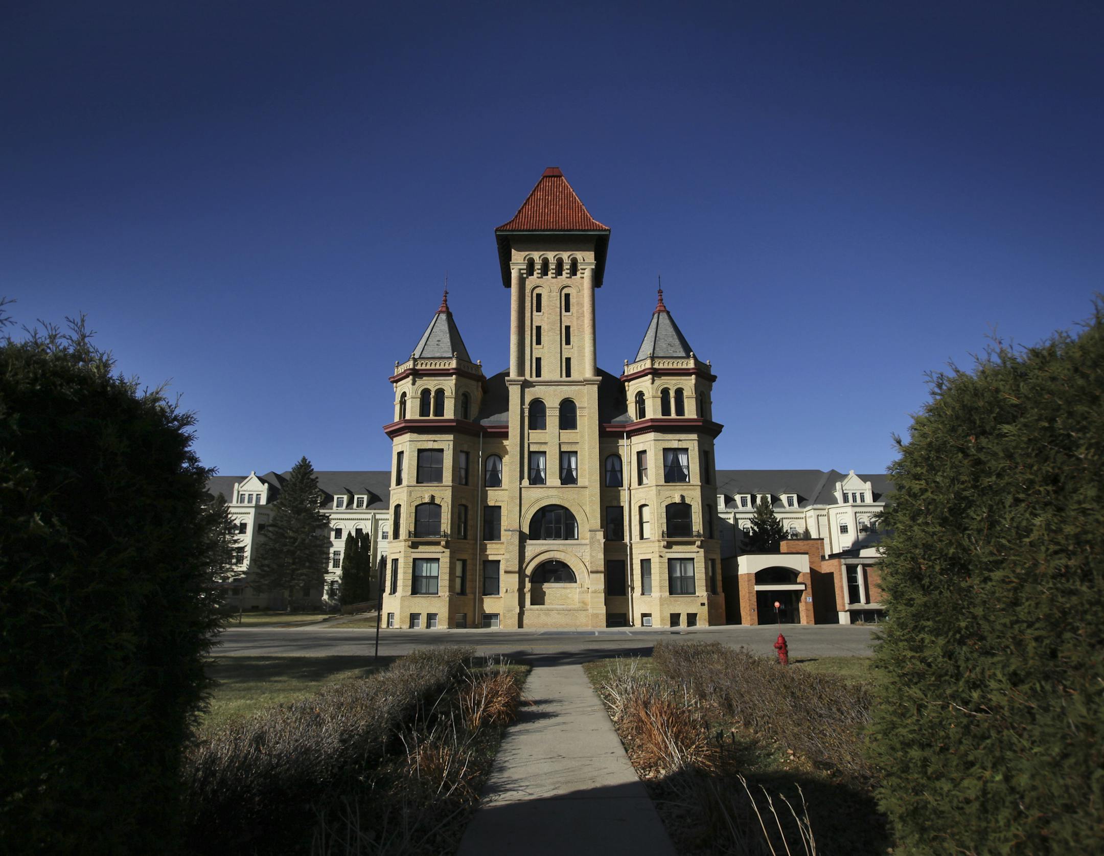 The exterior of the Fergus Falls State Hospital administration building looks much the same as it did when construction on the asylum and accompanying grounds was completed in 1907. The scene was photographed, Nov. 14, 2012, in Fergus Falls, MN. ] (DAVID JOLES/STARTRIBUNE) djoles@startribune.com The city of Fergus Falls has selected Colliers to market a behemoth in its midst ‚Äì the historic Kirkbride facility, a Victorian-era ‚Äúinsane asylum‚Äù