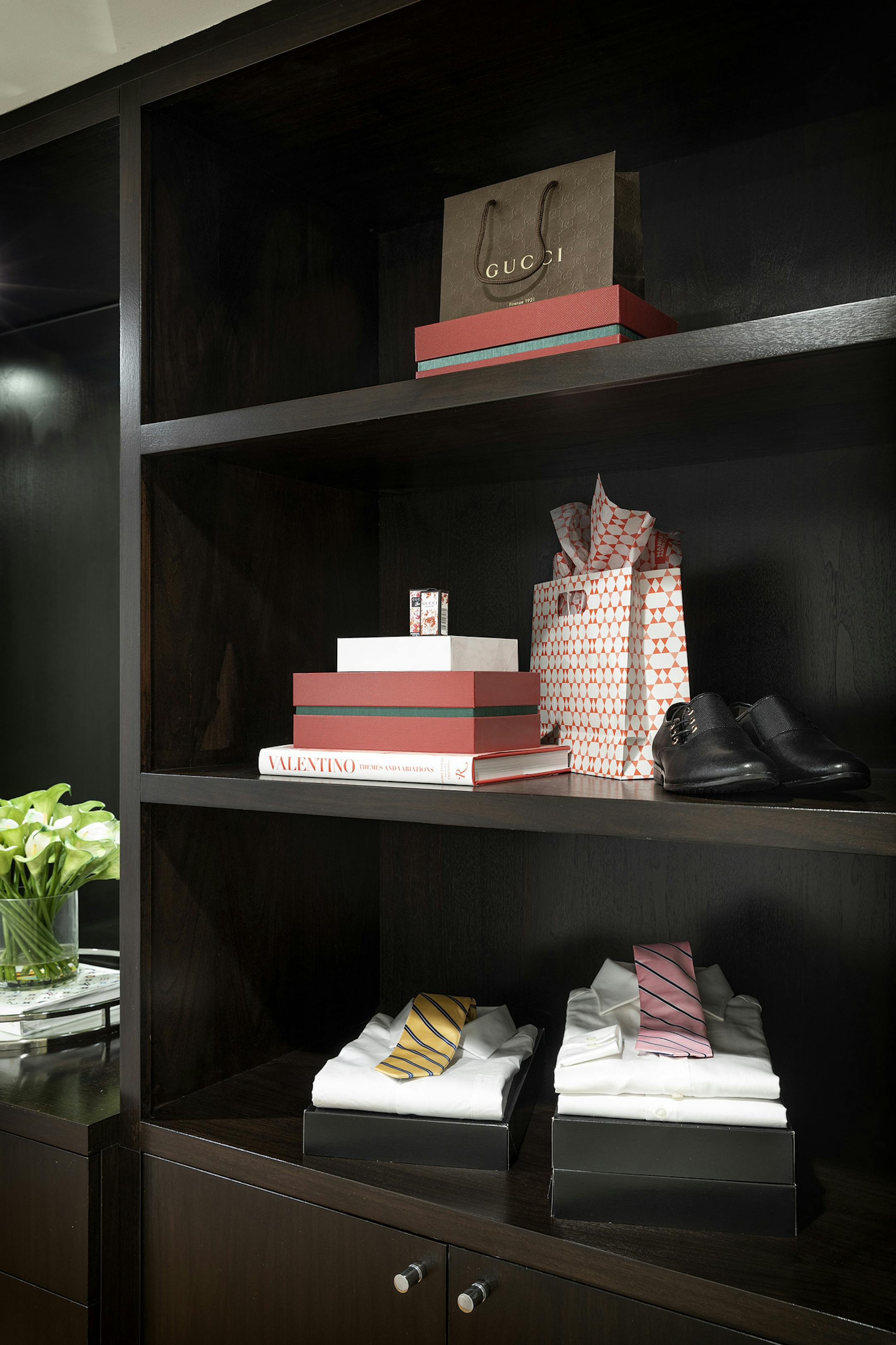 Boxes are a great way to keep small items hidden and organized. (Design Recipes) ORG XMIT: 1242010