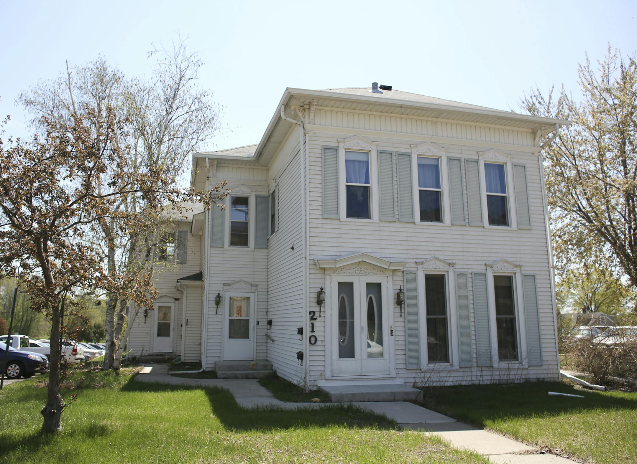 This is the historical home up for sale by the city in Anoka, Min., Wednesday, May 15, 2013. The starting bid for this 1867 historic house is $1. ] (KYNDELL HARKNESS/STAR TRIBUNE) kyndell.harkness@startribune.com