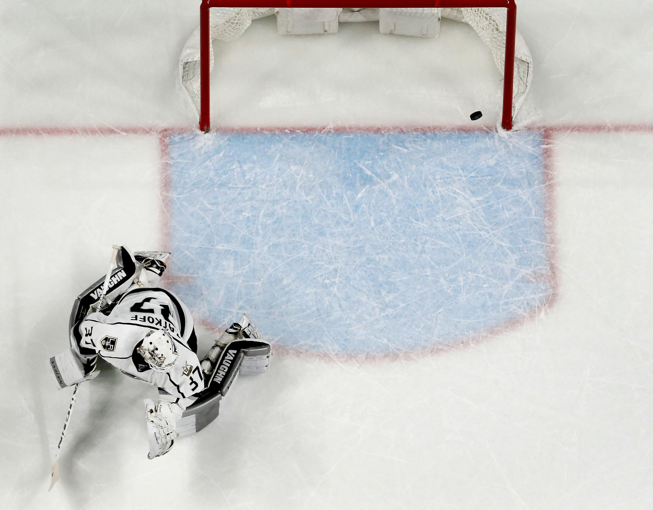 Jason Pominville shot the puck past Kings goalie Jeff Zatkoff (37) for a goal in the first period.