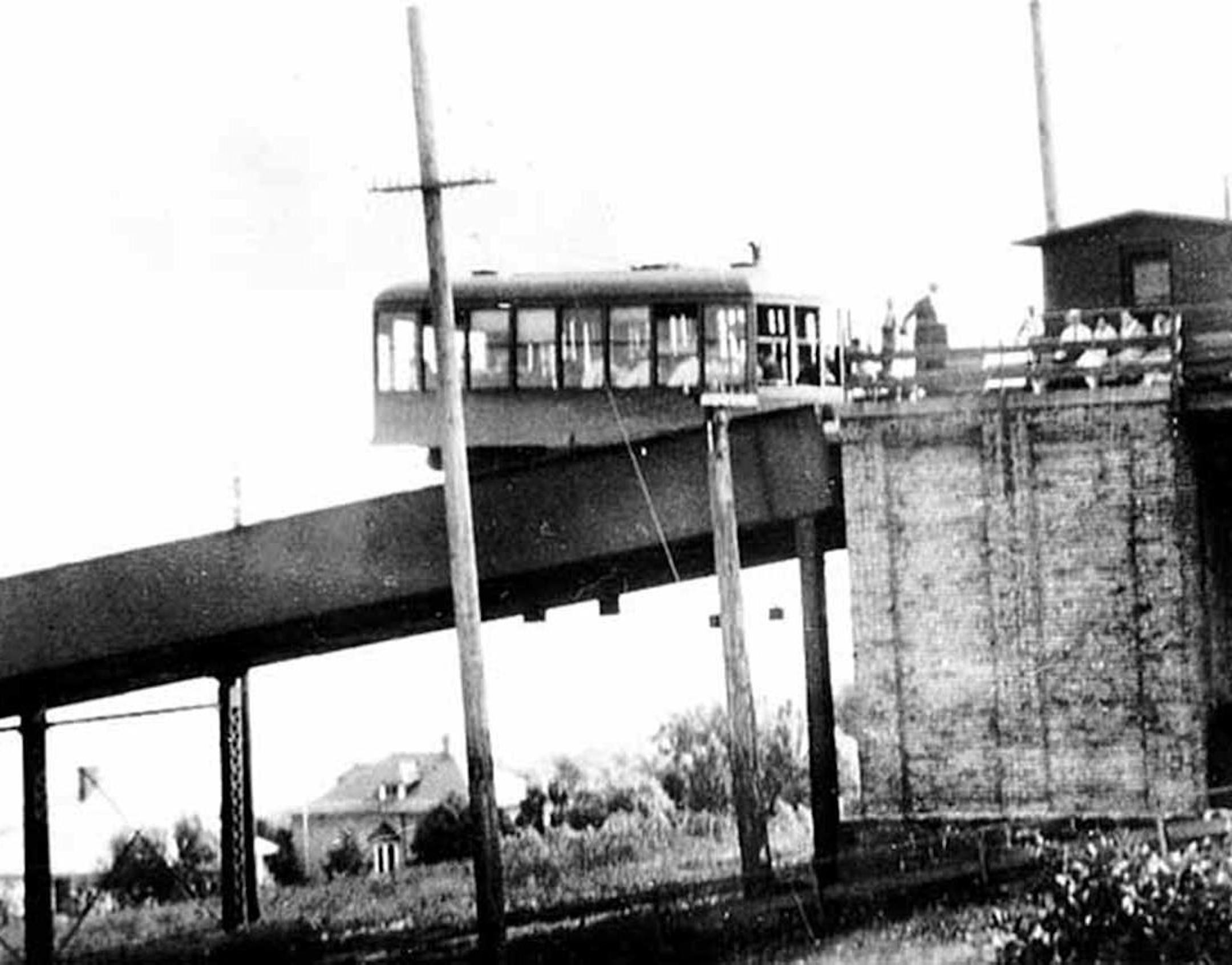 Minnesota Historical Society
View of car at boarding stop on inclined railway in Duluth, Aug. 1, 1926.