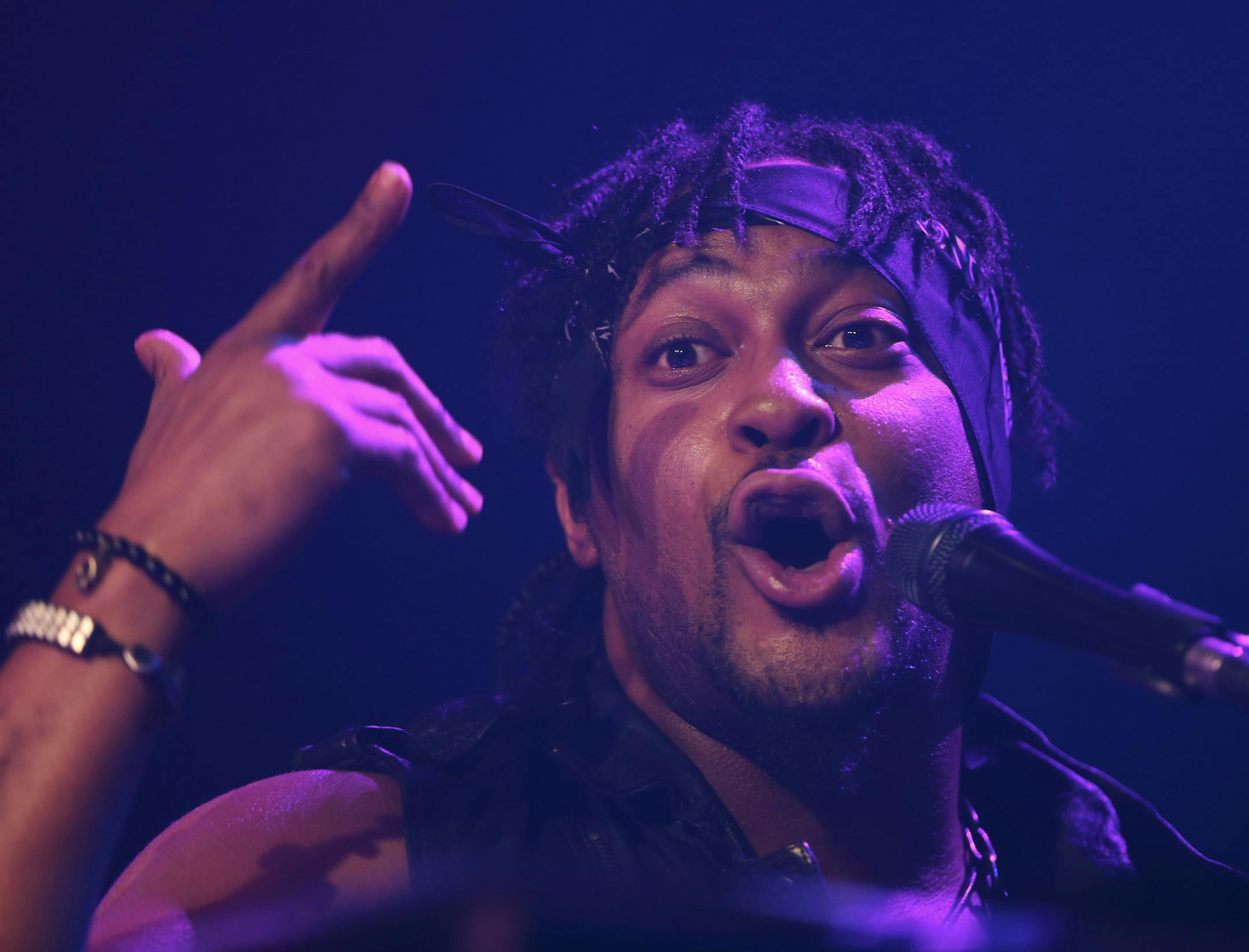 D'Angelo early in his set with ?uestlove at First Ave. on Sunday night, June 23, 2013 for what they billed as a "Brothers in Arms" show. ] JEFF WHEELER &#x201a;&#xc4;&#xa2; jeff.wheeler@startribune.com ORG XMIT: MIN1306240032320508