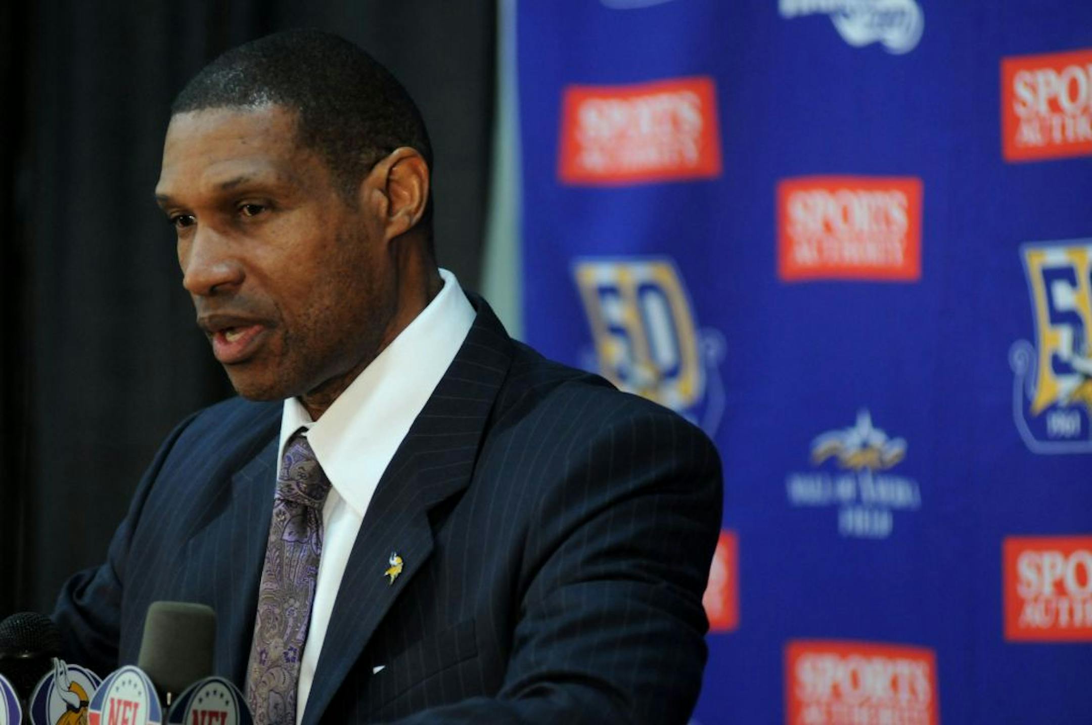 Vikings coach Leslie Frazier