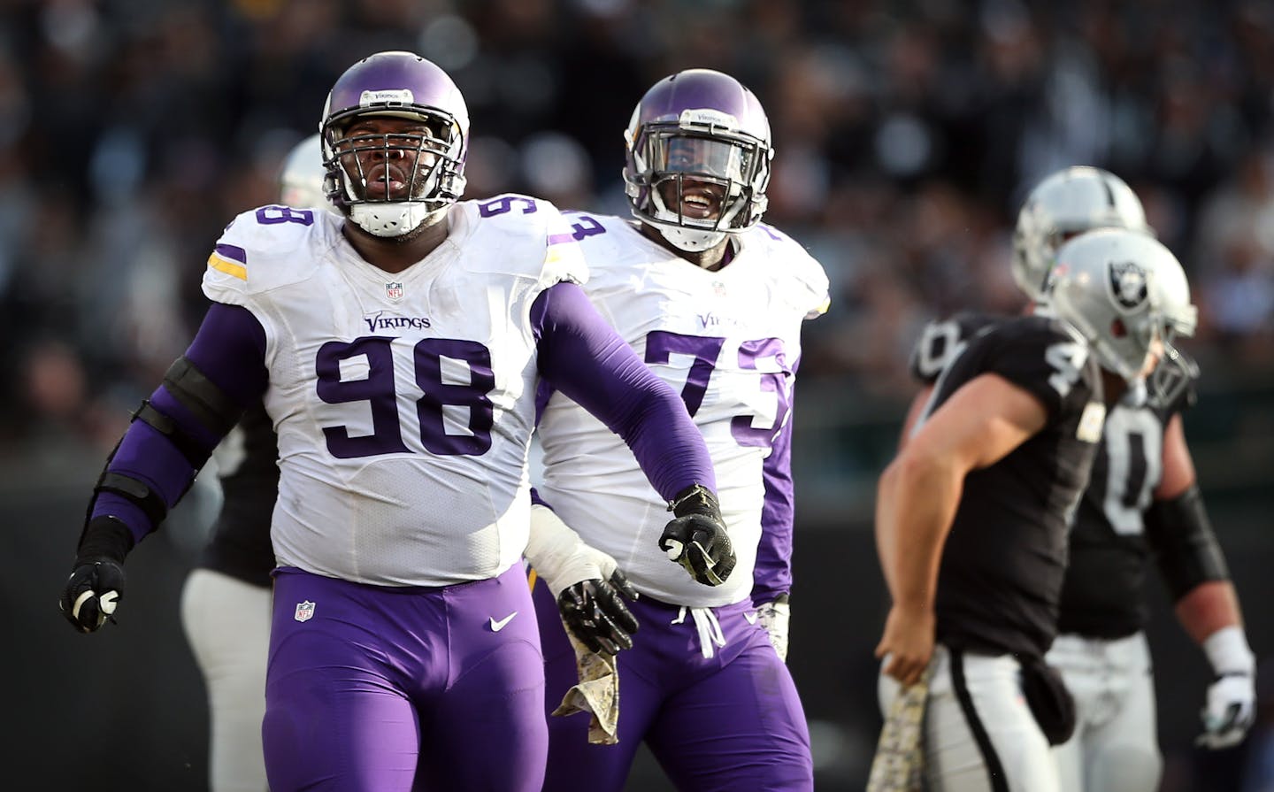 Minnesota Vikings defensive tackle Linval Joseph (98).