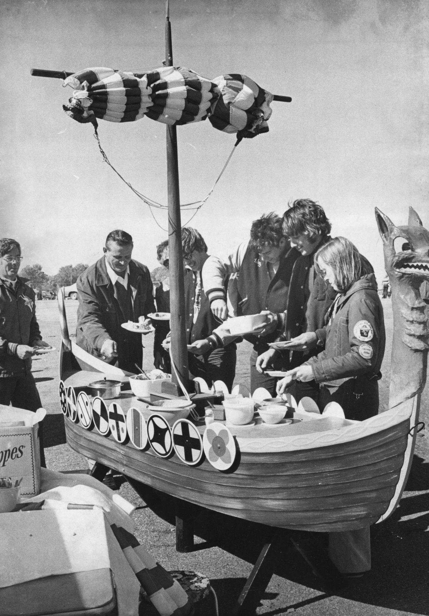 tailgating was on the tame side at Metropolitan Stadium in 1975