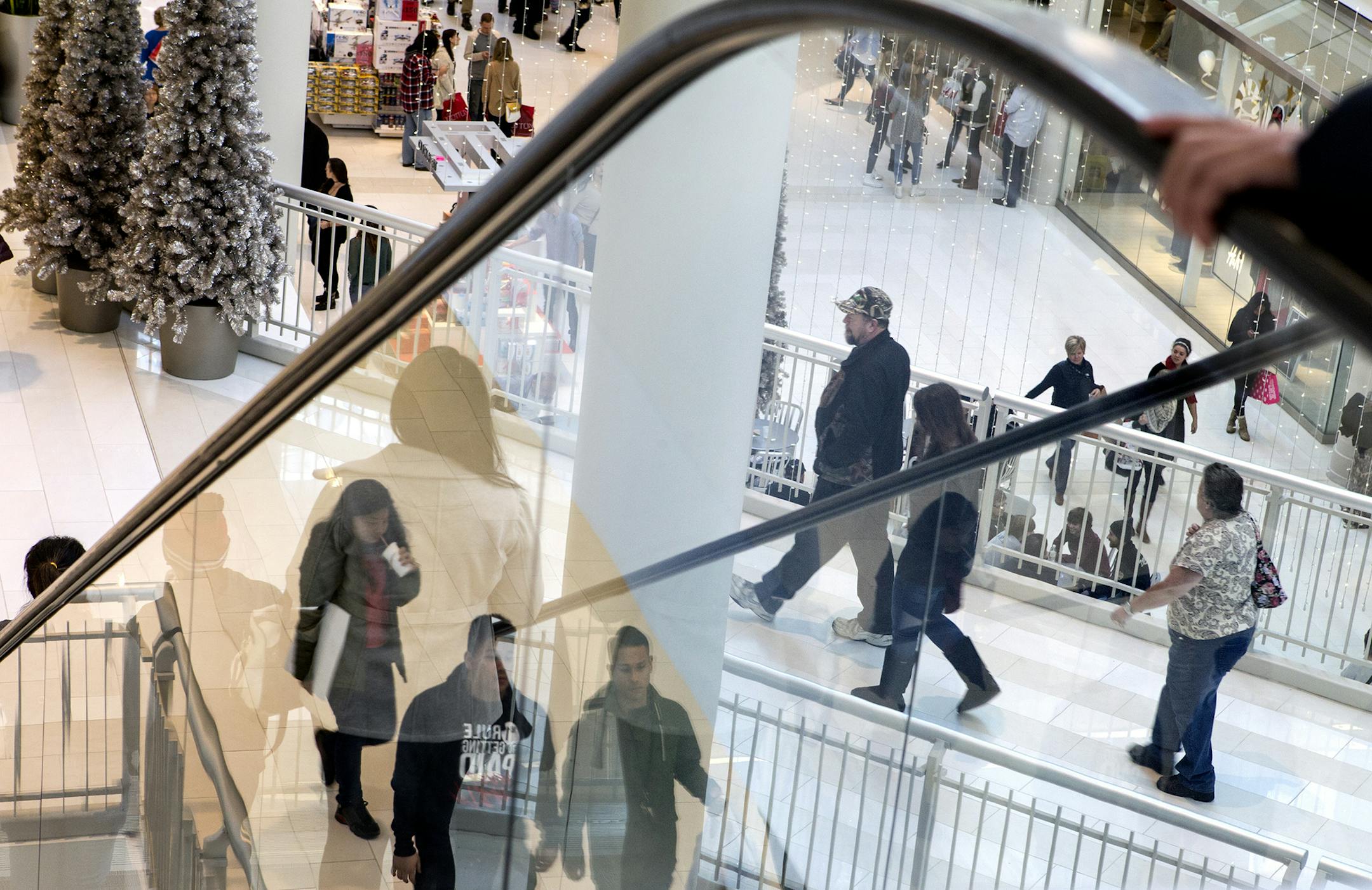 A manageable crowd of shoppers descended on the Mall of America for Black Friday morning in Bloomington November 27, 2015. (Courtney Perry/Special to the Star Tribune)