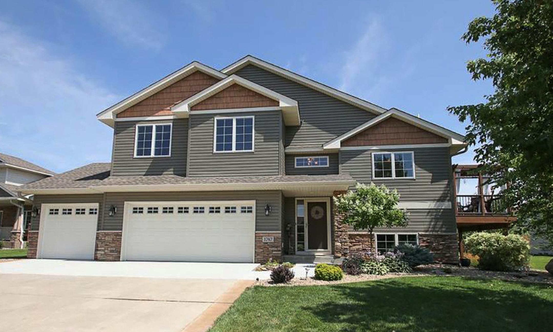 Shakopee
Built in 2010, this four-bedroom, three-bath house has 2,861 square feet and features three bedrooms on one level, vaulted ceilings, hardwood floors, eat-in kitchen with granite countertops and stainless steel appliances, finished walk-out basement, porch, deck with pergola and additional separate entertaining deck and shed. Listed by Kurt Peterson, Re/Max Advantage Plus, 612-325-6324.