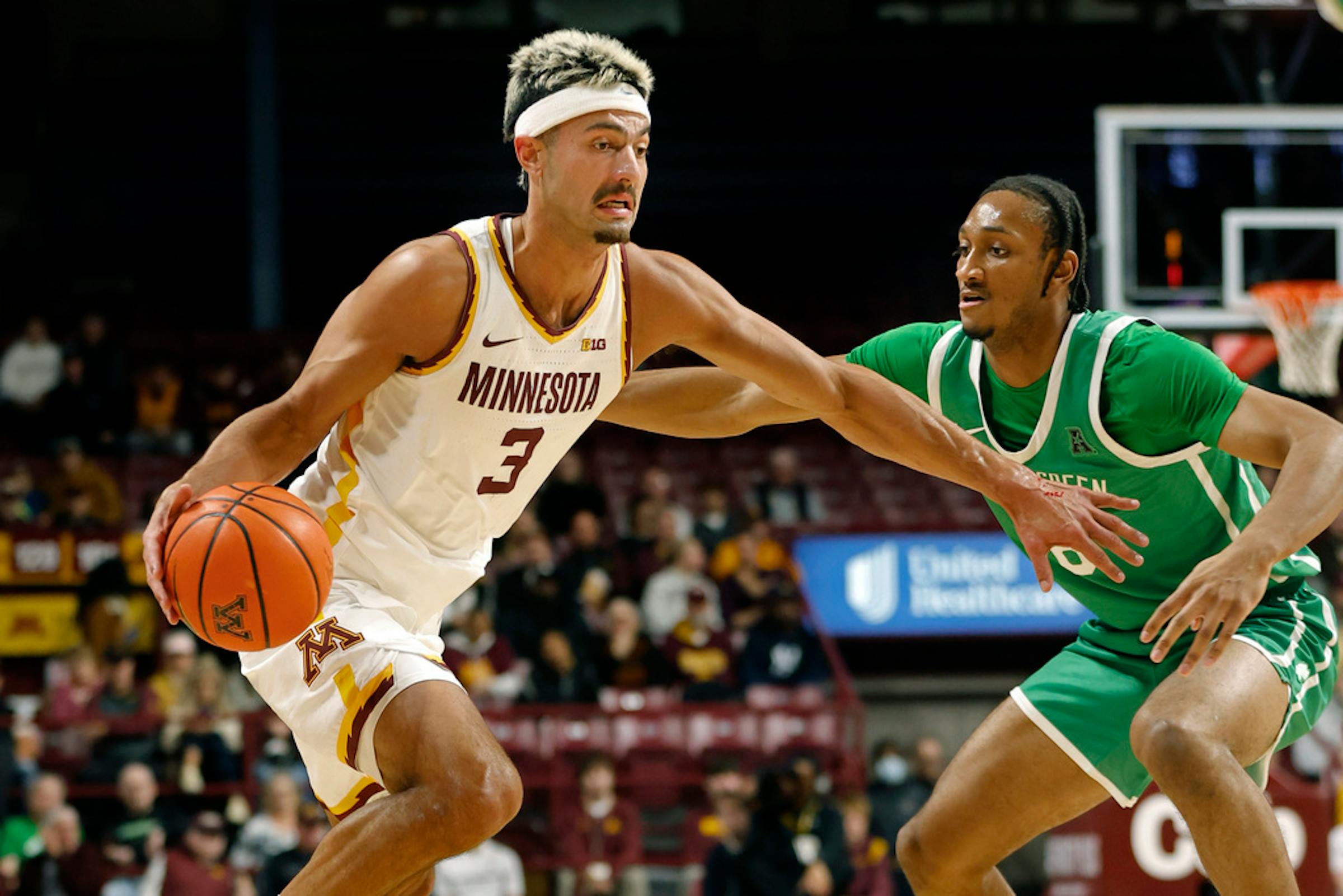 Gophers put up a 14-point half in loss