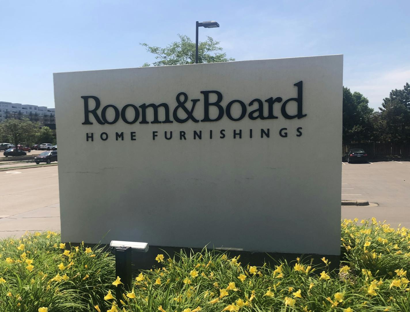 Room & Board, which never discounts its products, has made other offers in recent weeks to attract customers, including free deliveries and interest-free financing.