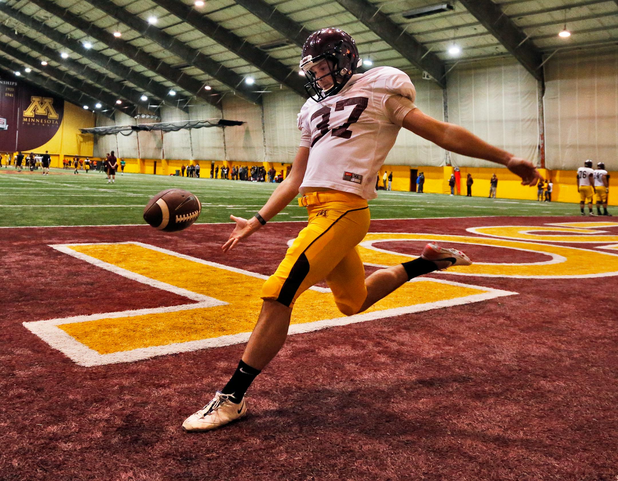 Former Gophers punter Peter Mortell