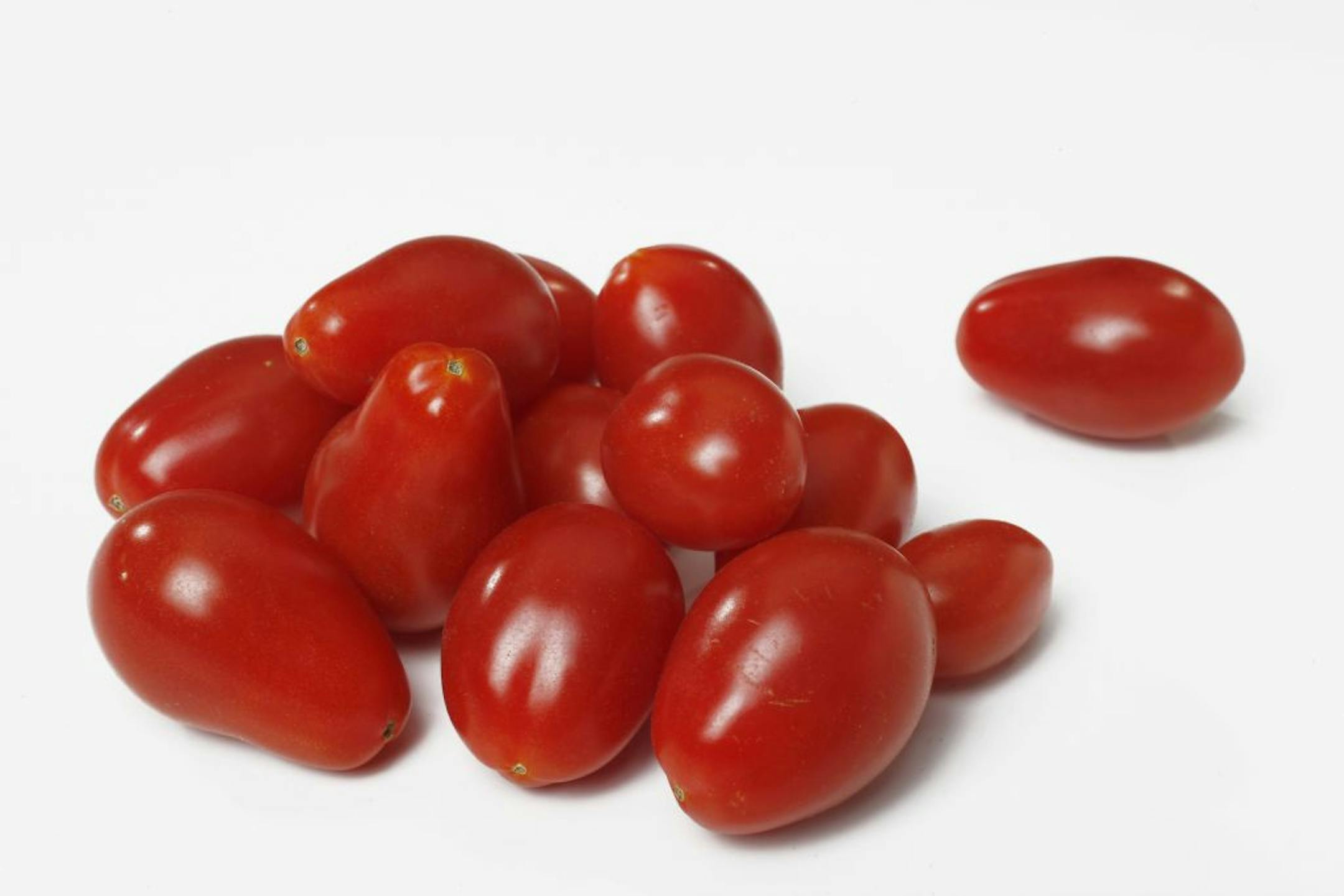 Illustration for the summer Taste Calander project: Cherry tomatoes. [ TOM WALLACE � twallace@startribune.com _ Assignments #20024092A_ June 20, 2012_ SLUG: calander0628_ EXTRA INFORMATION: CQ'ed