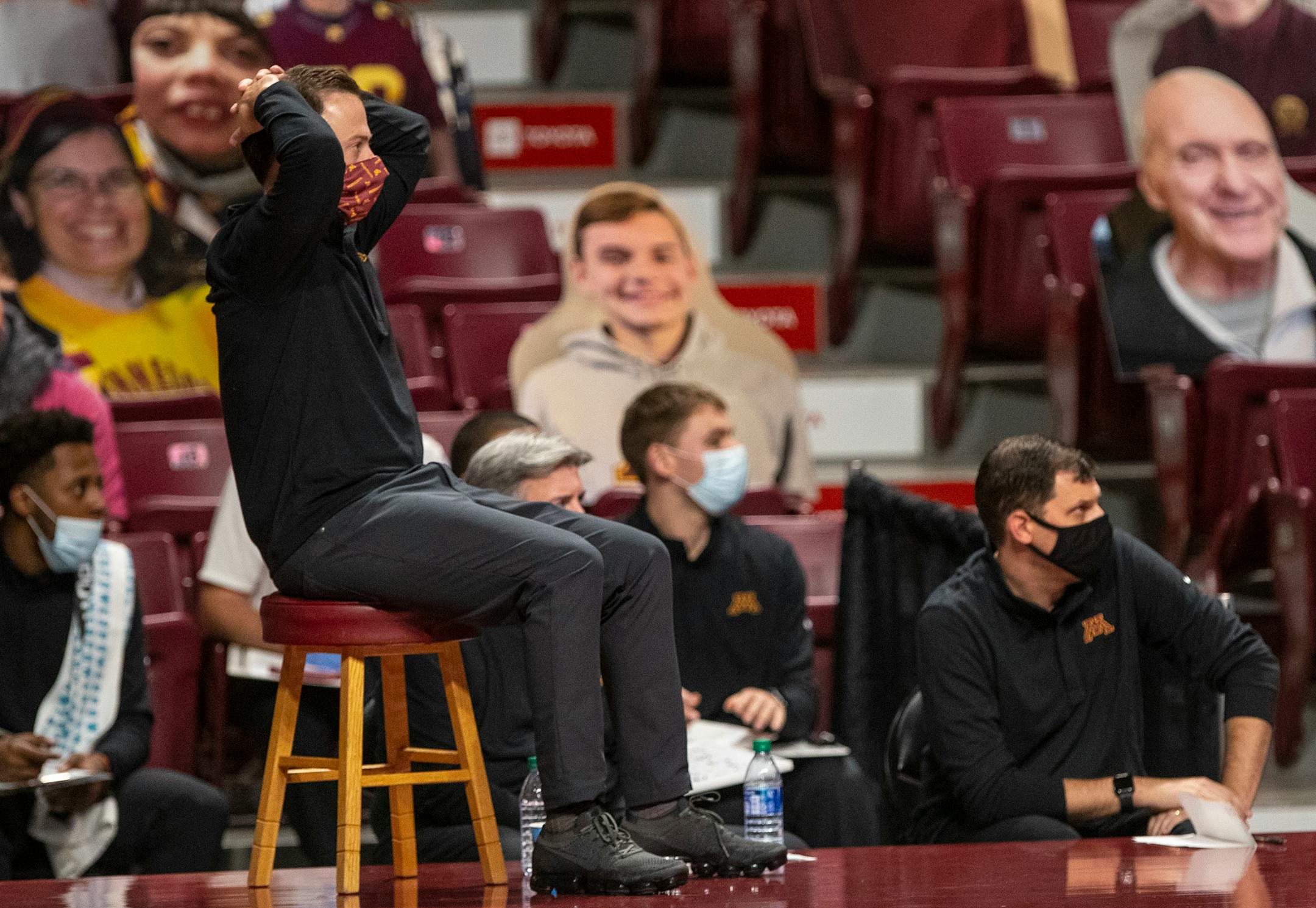 Minnesota Gophers head coach Richard Pitino reacted to a lapse in his team's defense against North Dakota on December 4, 2020.