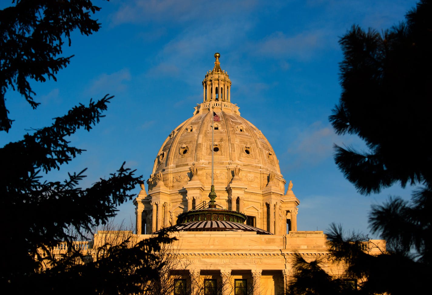 The Minnesota State Capitol was bathed in warm evening light as the sun went down on the first day of the legislative session. ] GLEN STUBBE &#x2022; glen.stubbe@startribune.com Tuesday, February 20, 2018 EDS, FOR USE WITH ANY APPROPRIATE STORY GS