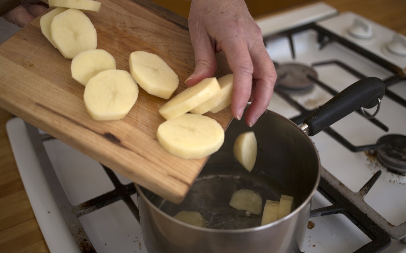 Potatoes Bread recipe. ] BRIAN PETERSON &#xef; brianp@startribune.com Minneapolis, MN - 2/12/2015