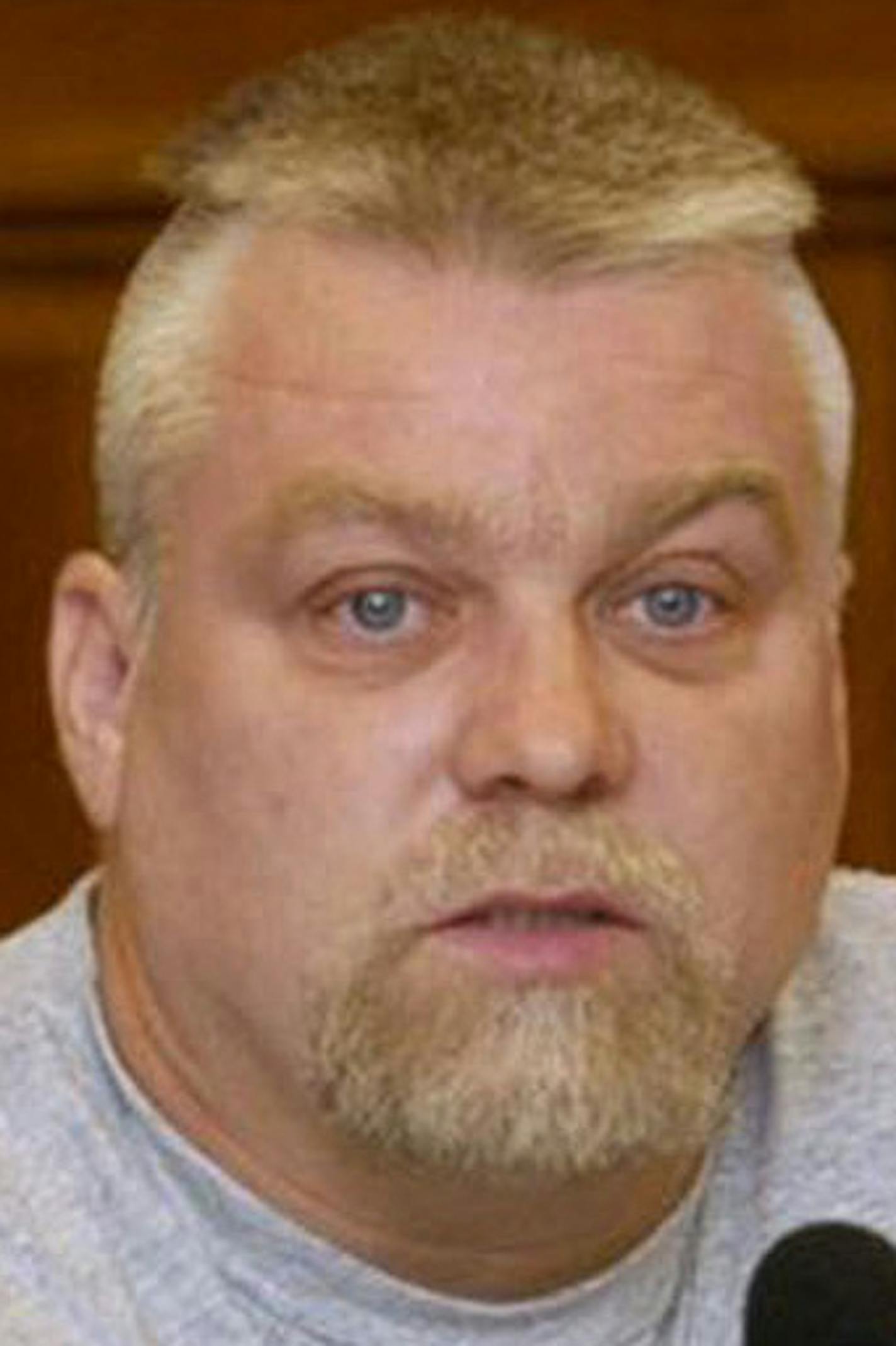 This image released by Netflix shows Steven Avery, right, in the Netflix original documentary series "Making A Murderer." An online petition has collected hundreds of thousands of digital signatures seeking a pardon for a pair of convicted killers-turned-social media sensations based on the Netflix documentary series that cast doubt on the legal process. (Netflix via AP) ORG XMIT: MIN2016010713120815