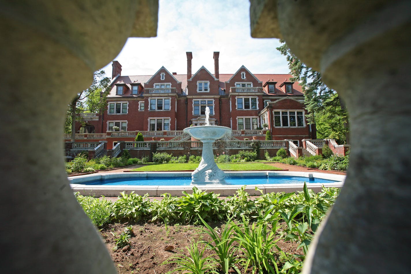 The Glensheen mansion in Duluth, seen in 2007.