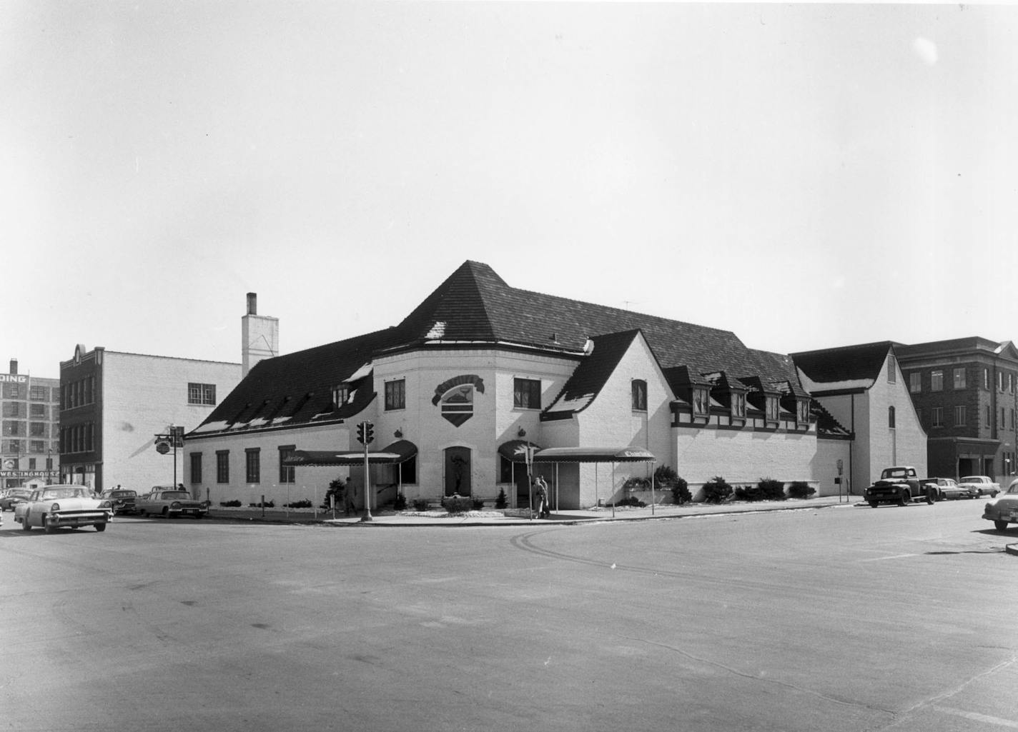 Charlie's Cafe Exceptionale in 1960 at 7th Street and 4th Avenue S.