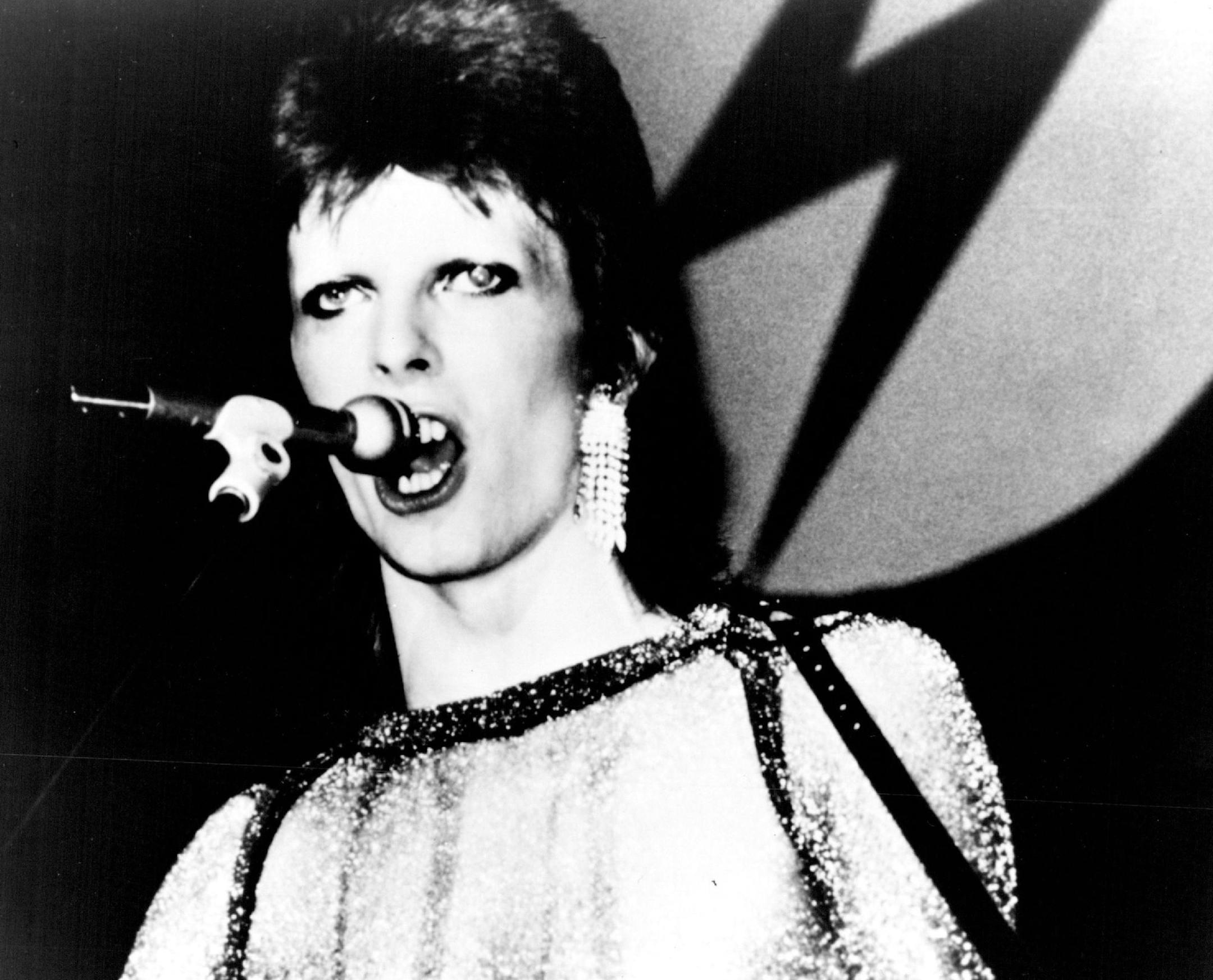 November 7, 1984 "Ziggy Stardust and The Spiders From Mars" A Twentieth Century - Fox International Classics Release David Bowie as "Ziggy Stardust" in the D.A. Pennebaker documentary "Ziggy Stardust and the Spiders from Mars.