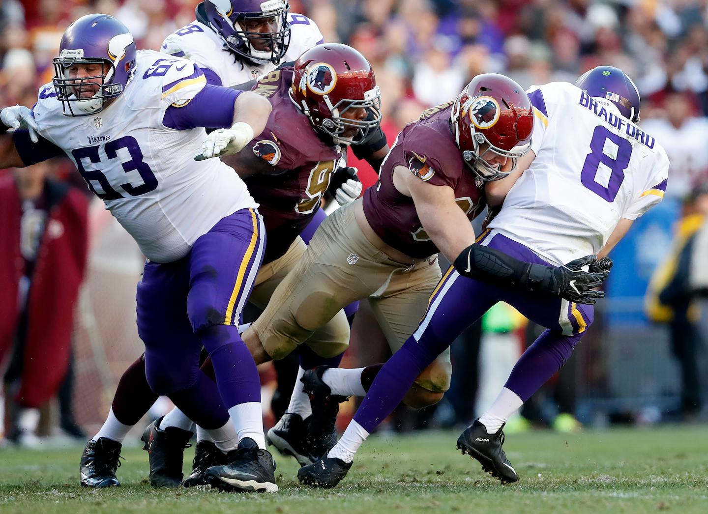 Sam Bradford (8) was sacked by Trent Murphy (93) in the fourth quarter. ] CARLOS GONZALEZ cgonzalez@startribune.com - November 13, 2016, Landover, MD, FedEx Field, NFL, Minnesota Vikings vs. Washington Redskins