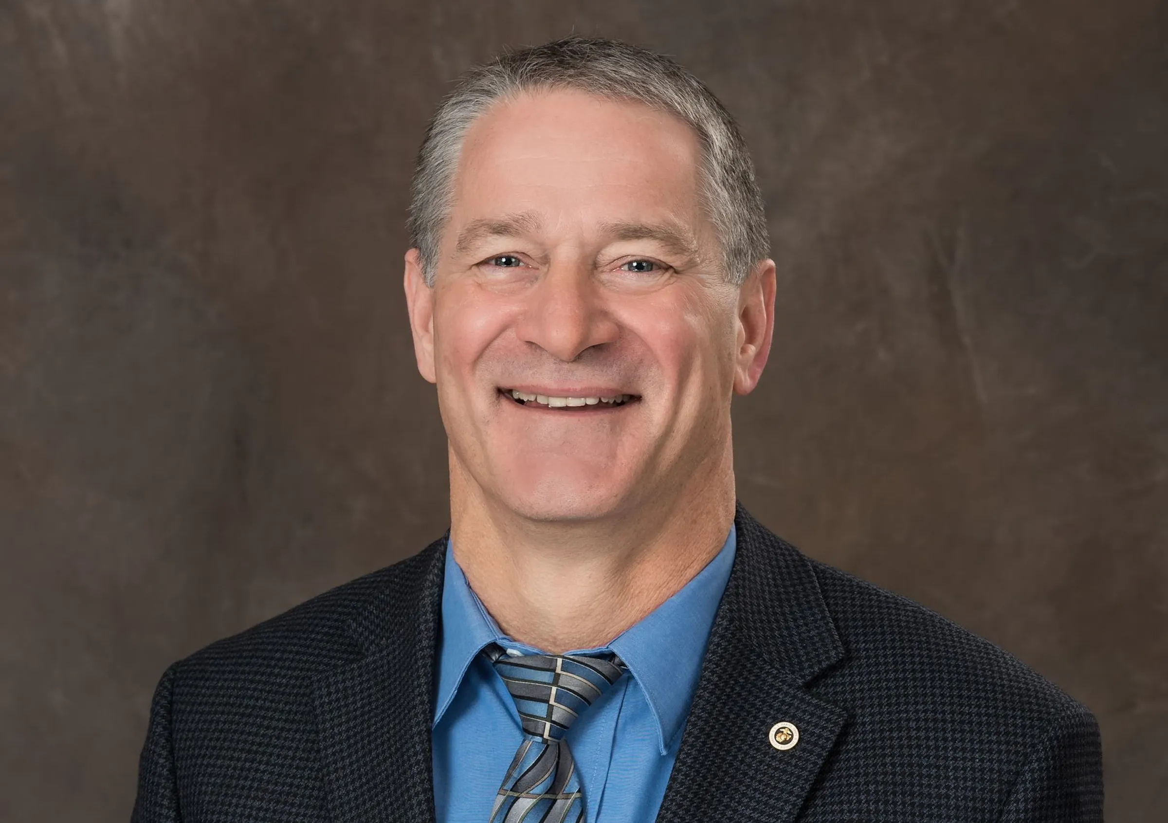Benton County attorney accused of sexually assaulting girl
