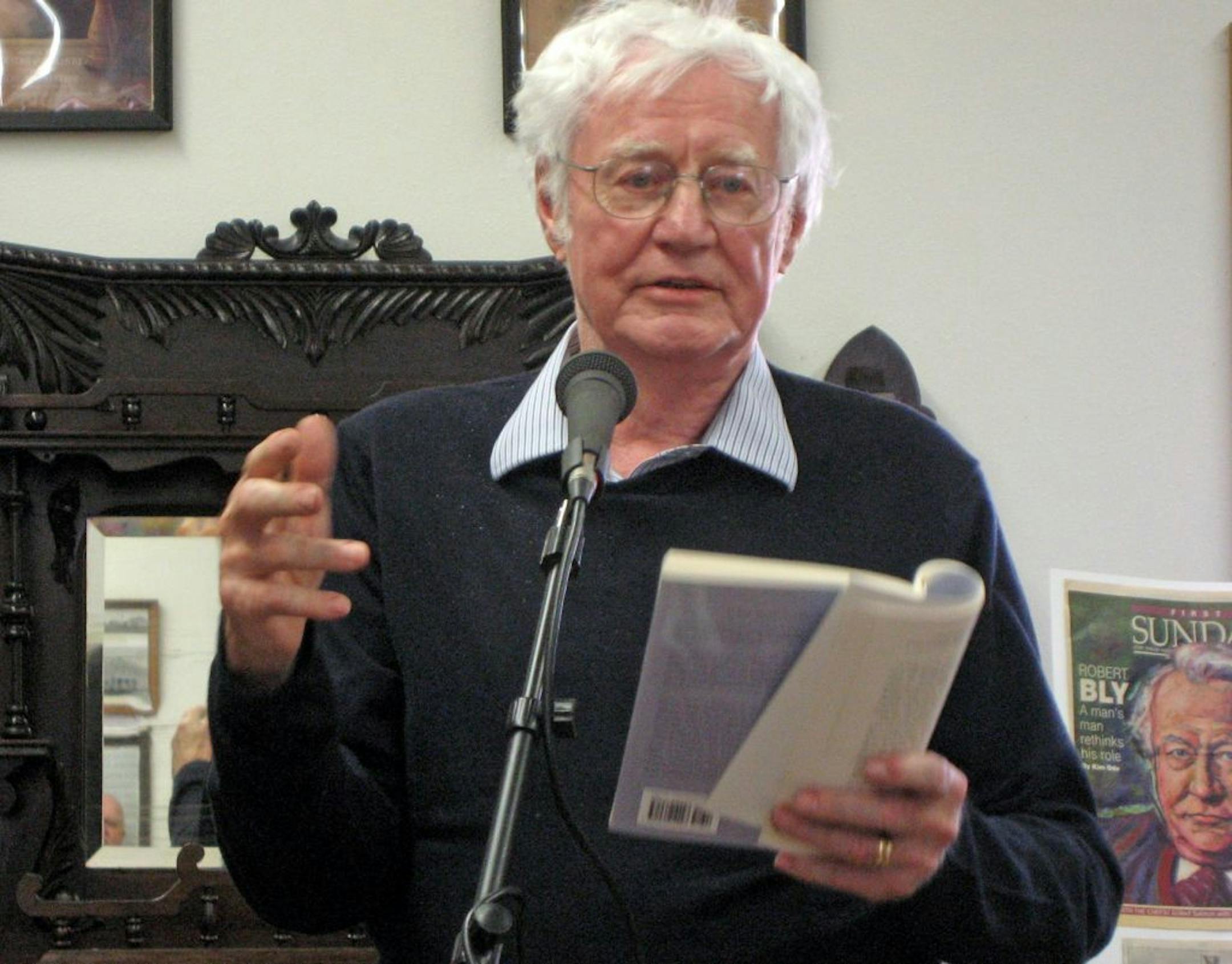 Laurie Hertzel � startribune.com Robert Bly reading