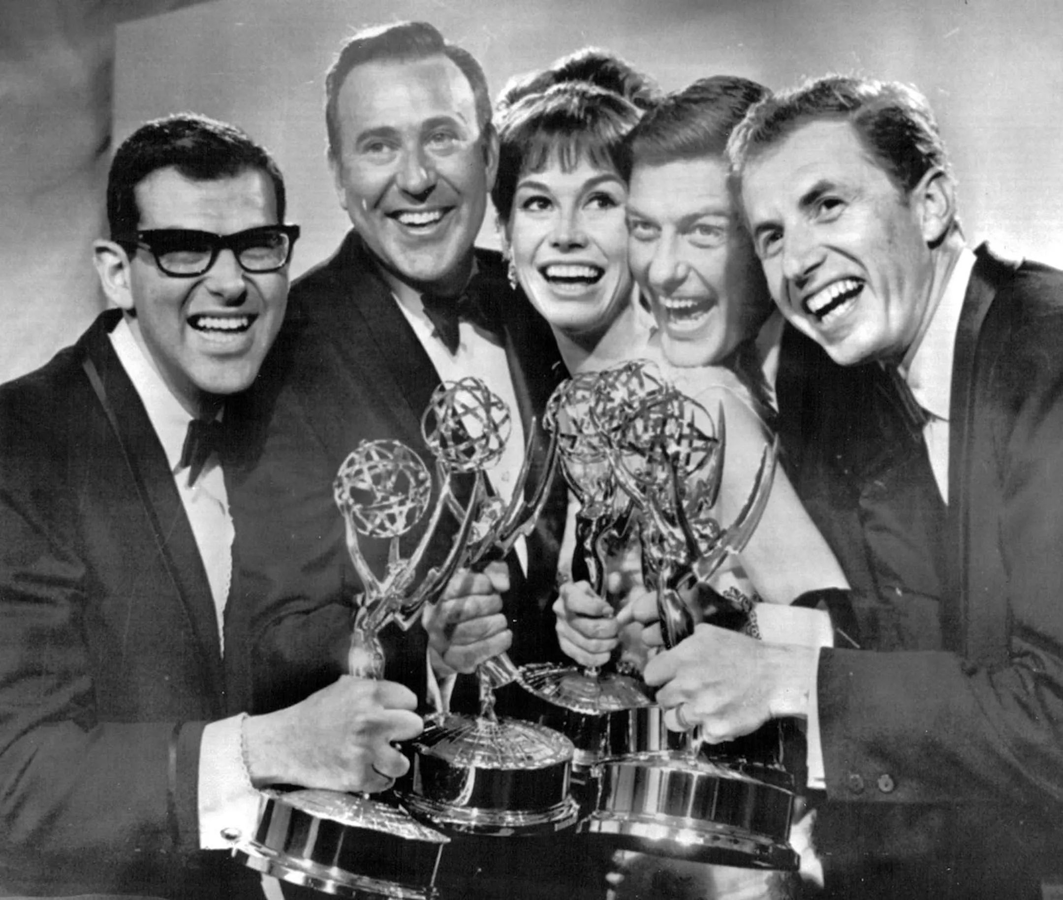 Minneapolis and TV icon Mary Tyler Moore dies at 80