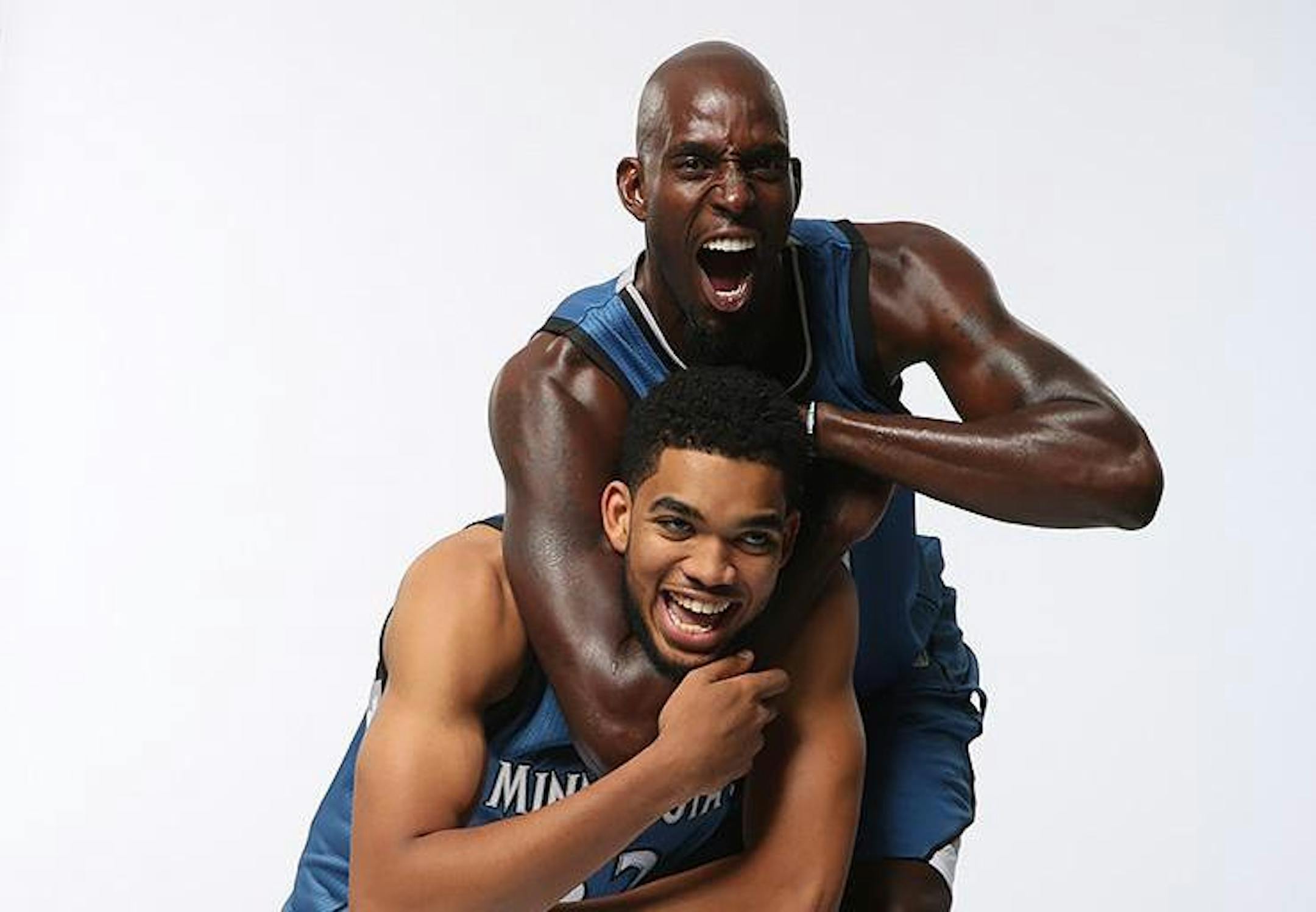 Kevin Garnett and Karl-Anthony Towns clowned around in an outtake from a Sports Illustrated cover shoot.