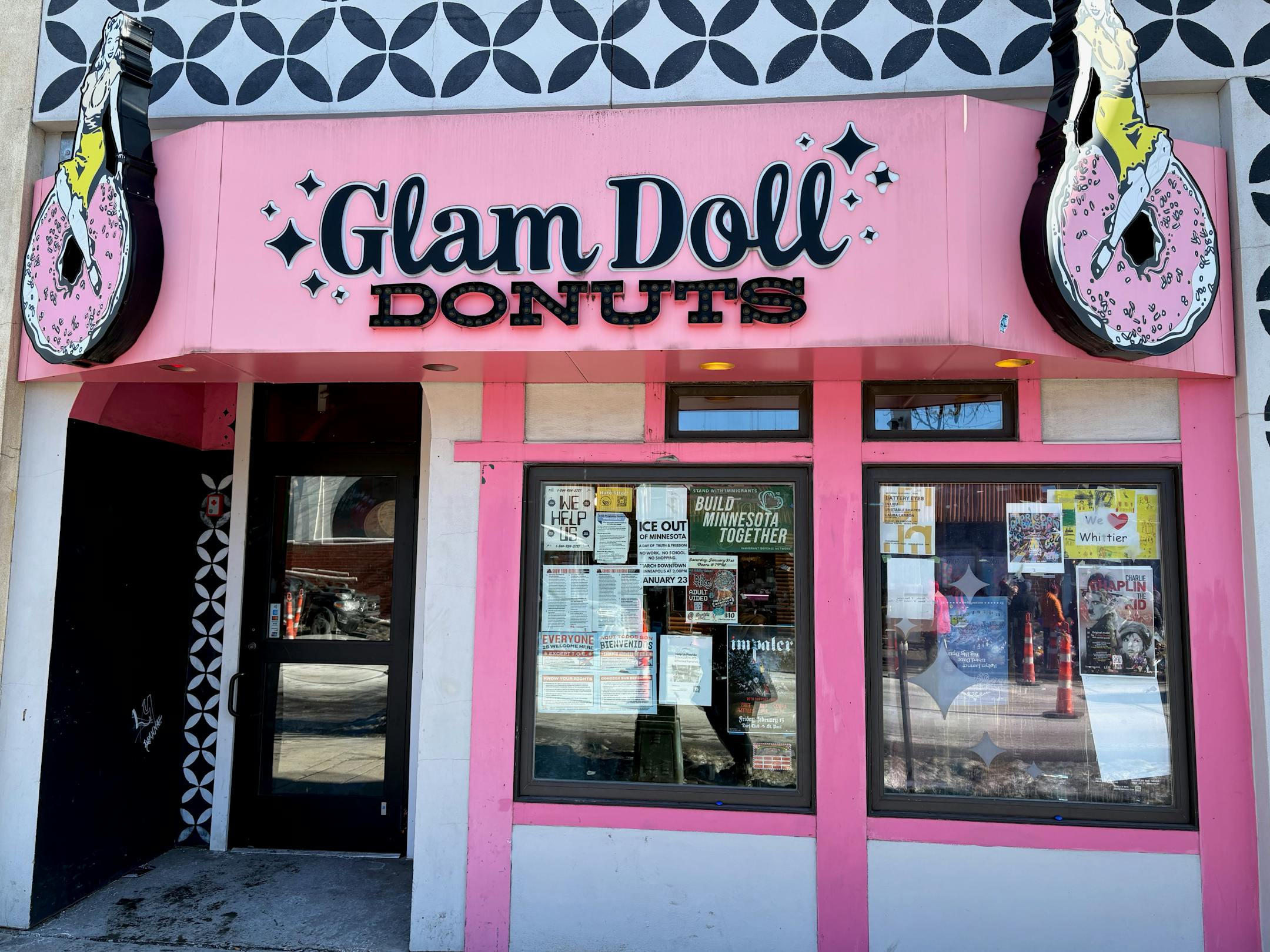 Exterior, Glam Doll Donuts