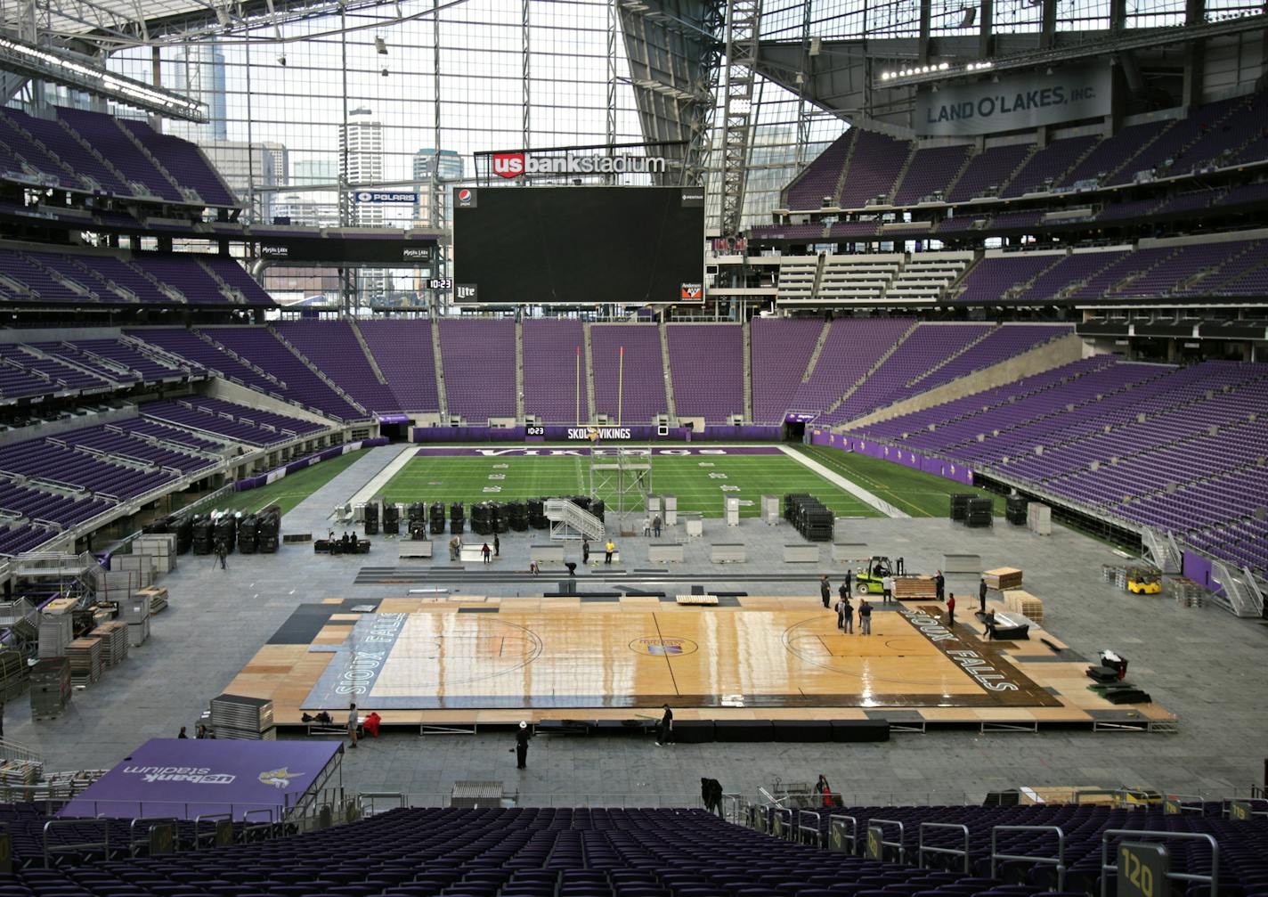 Preparations are underway for the U.S. Bank Stadium Basketball Classic, the venue's first basketball event. ] Minnesota Vikings -vs- Green Bay Packers - U.S. Bank Stadium
BRIAN PETERSON &#x2022; brian.peterson@startribune.com
Minneapolis, MN 11/27/2018