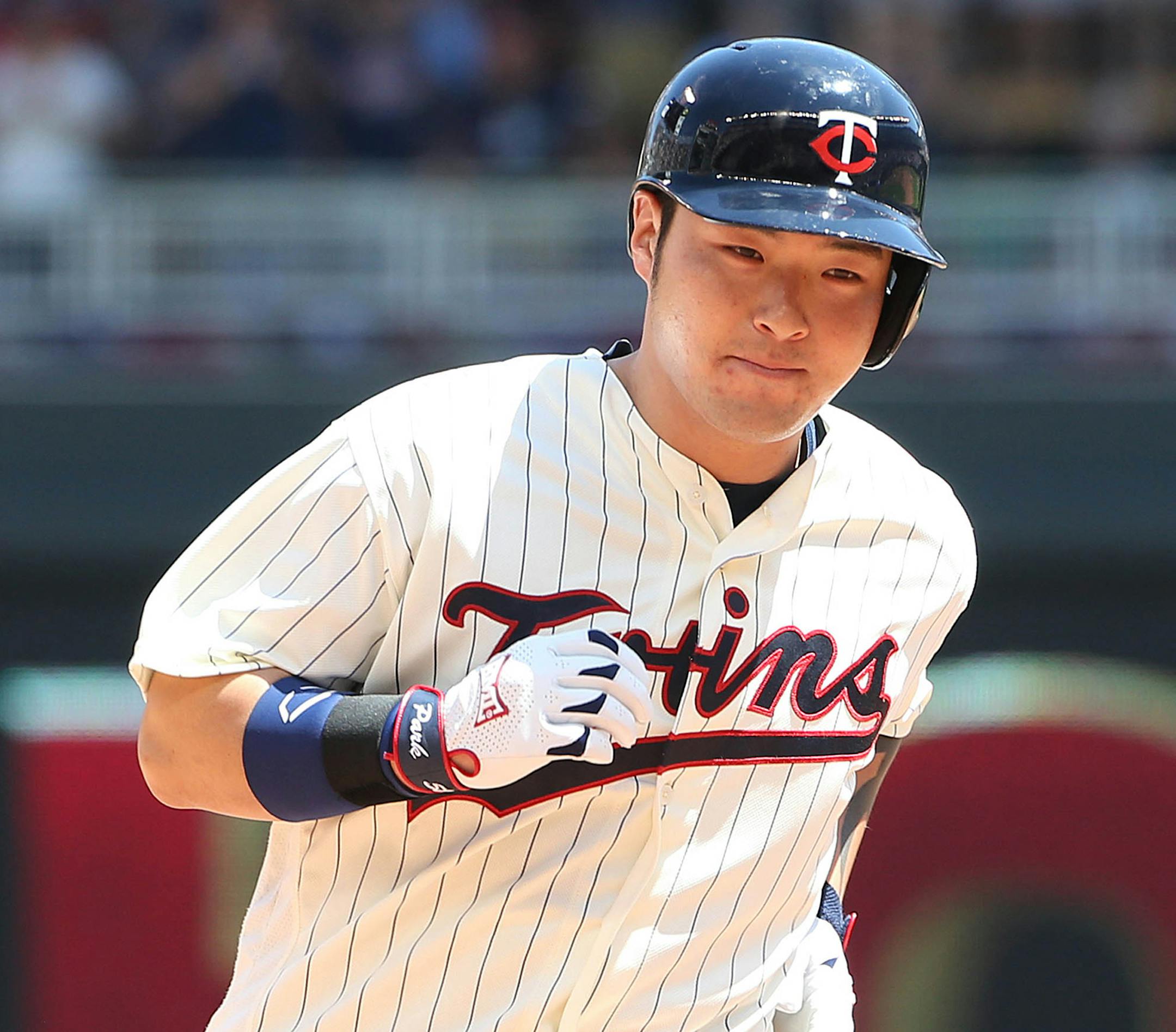 The Minnesota Twins' Byung Ho Park rounds third base after hitting a two-run home run in the fourth inning against the New York Yankees on Saturday at Target Field in Minneapolis. The Yankees won, 7-6. (Jim Gehrz/Minneapolis Star Tribune/TNS) ORG XMIT: 1186278
