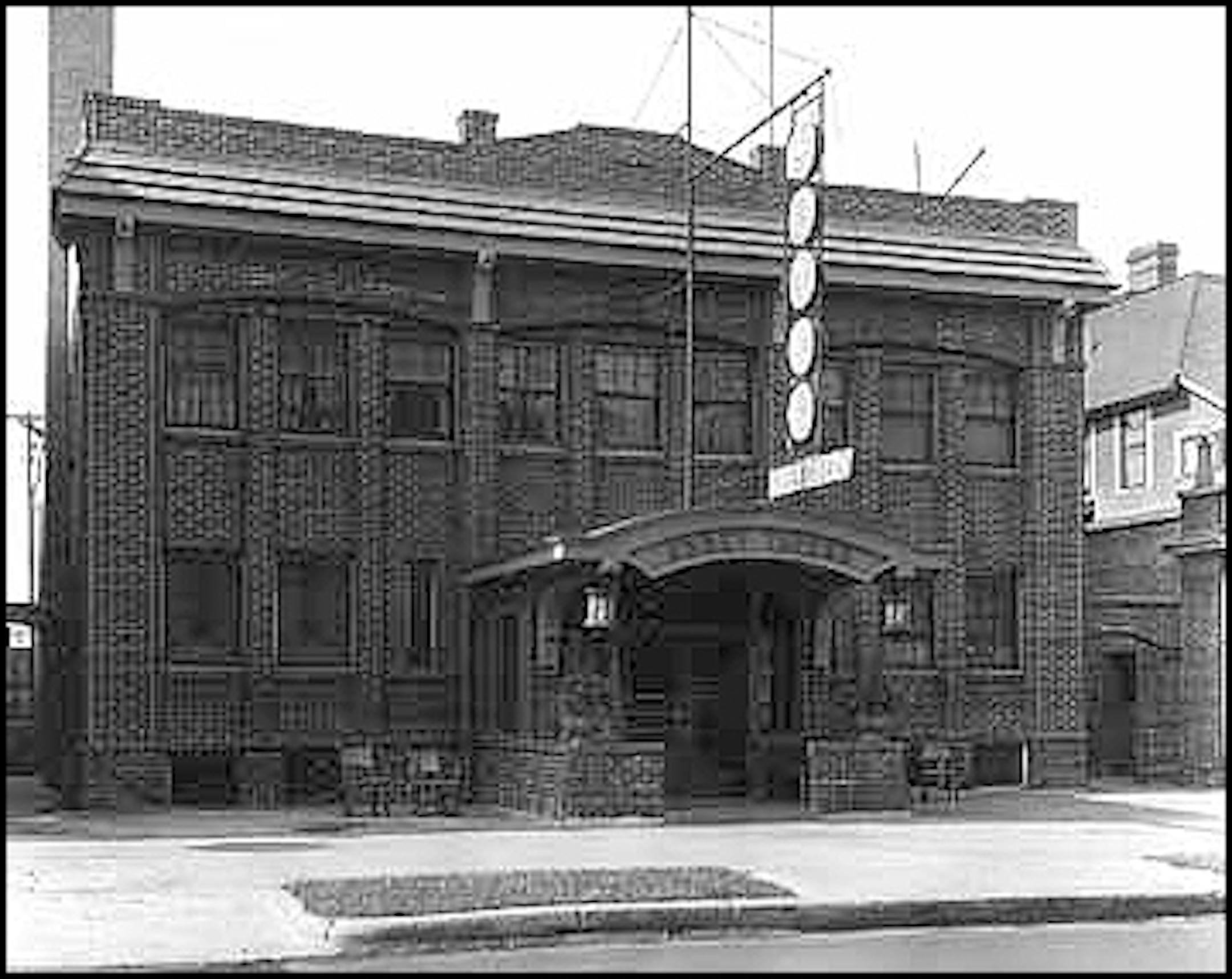Abbey Tavern, 91 South Thirteenth, Minneapolis. Photographer: Charles J. Hibbard (-1924) Photograph Collection ca. 1920 Location no. MH5.9 MP3.1A p69 Negative no. 3857-B