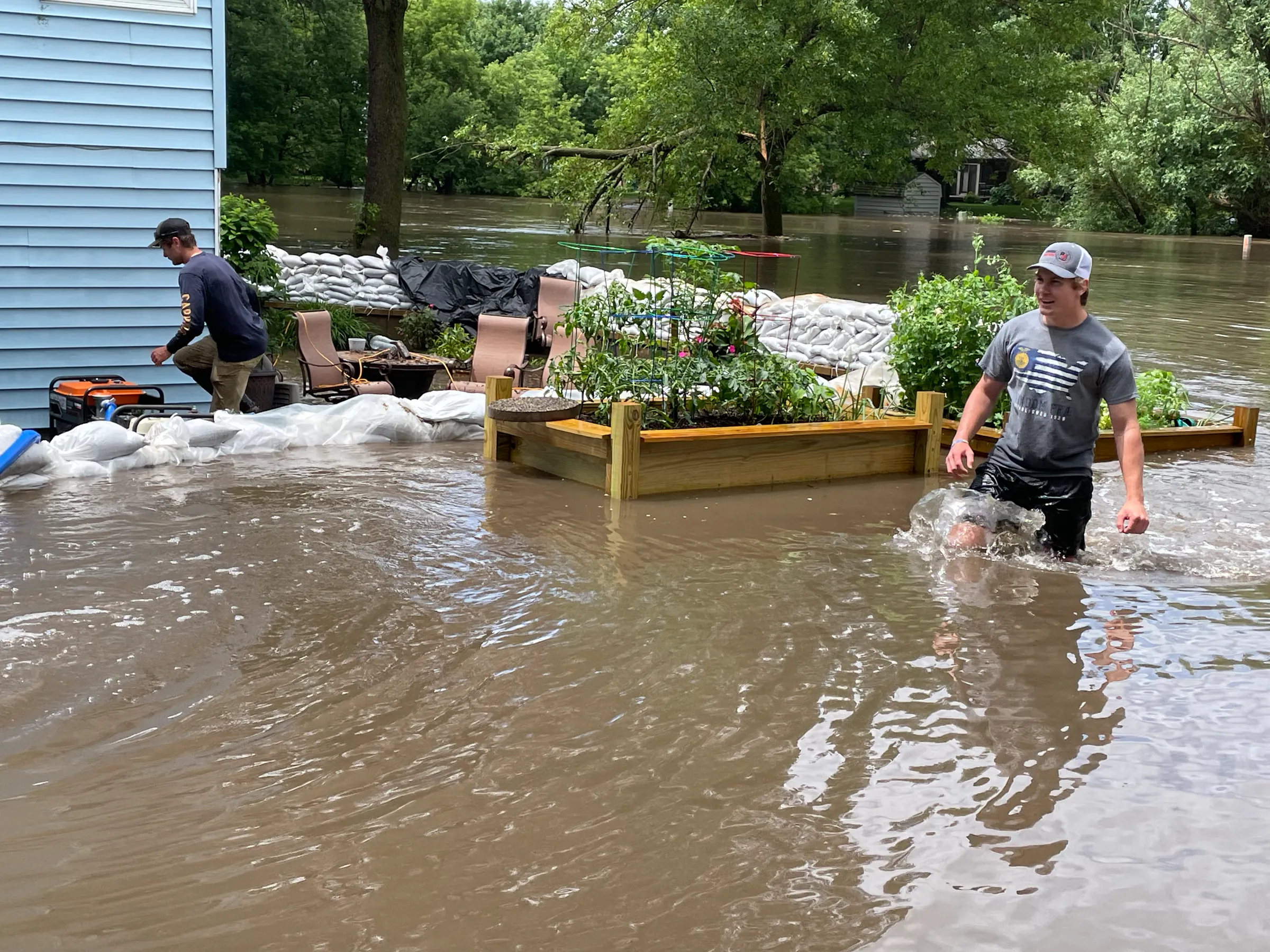 Flooding fears rise in the state as residents scramble to control the tide